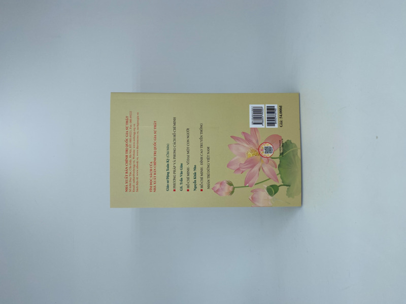 Những mẩu chuyện về phong cách Hồ Chí Minh