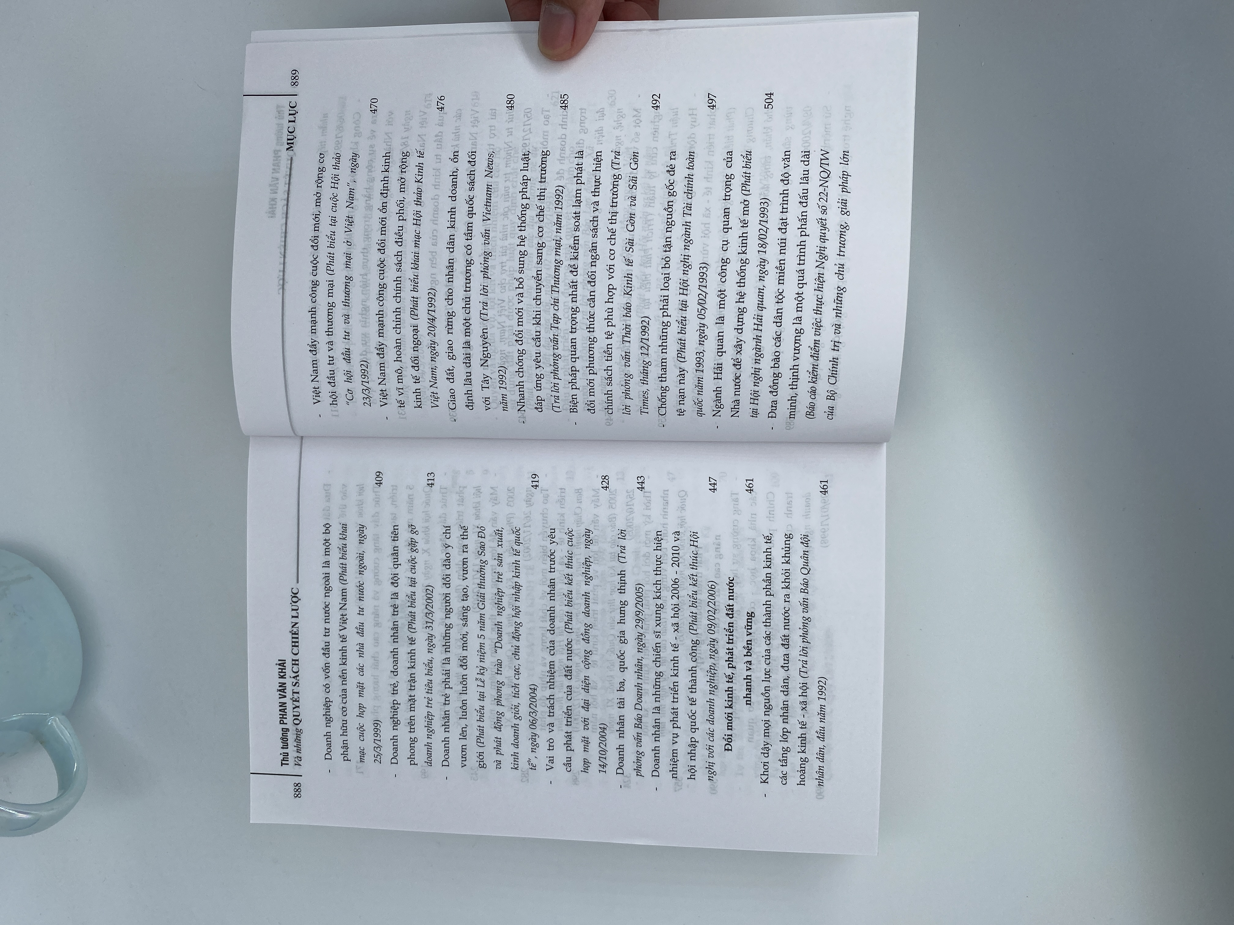 Thủ tướng Phan Văn Khải và những quyết sách chiến lược (Tuyển chọn tài liệu lưu trữ) (Xuất bản lần thứ hai)