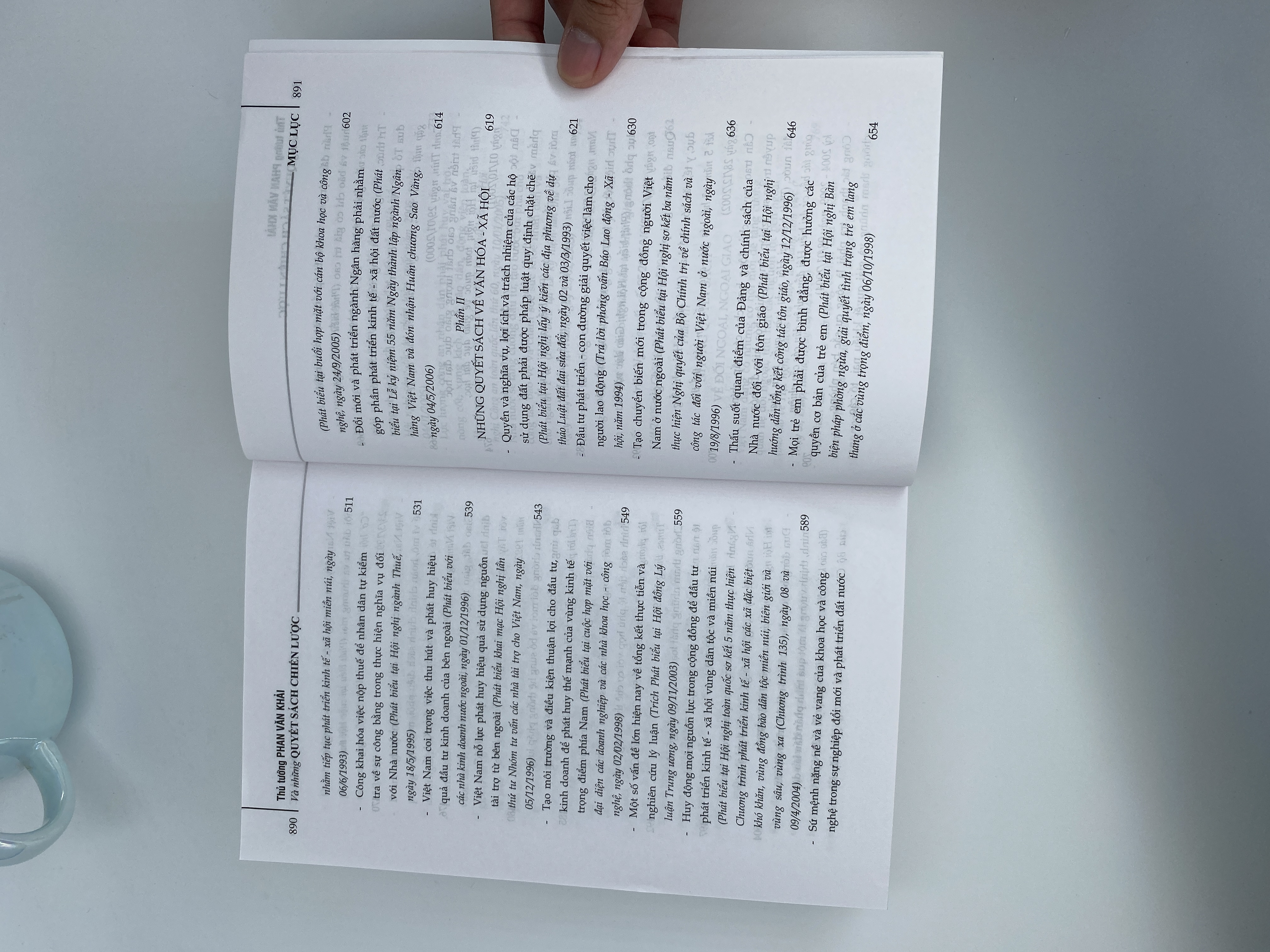 Thủ tướng Phan Văn Khải và những quyết sách chiến lược (Tuyển chọn tài liệu lưu trữ) (Xuất bản lần thứ hai)