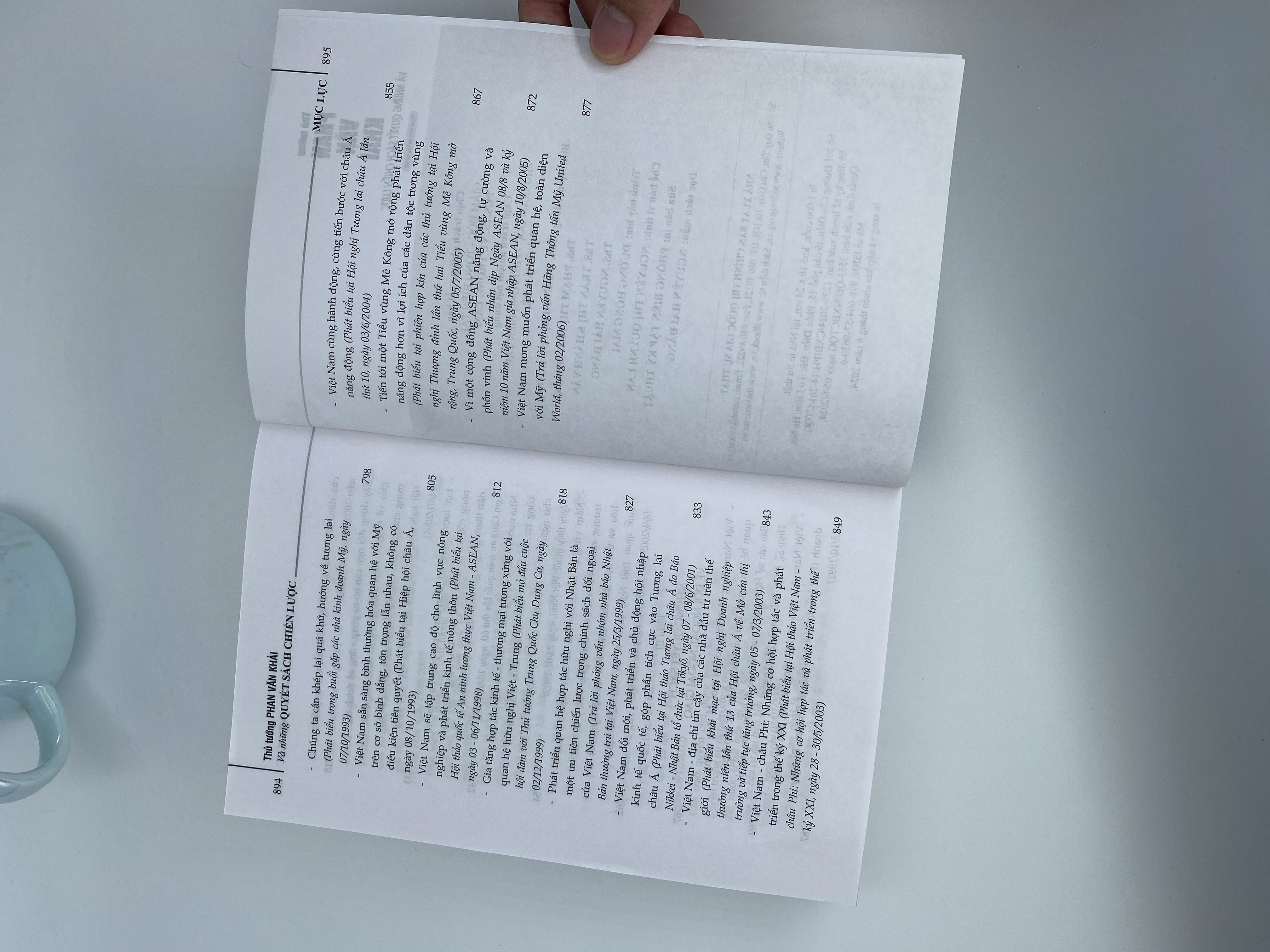 Thủ tướng Phan Văn Khải và những quyết sách chiến lược (Tuyển chọn tài liệu lưu trữ) (Xuất bản lần thứ hai)