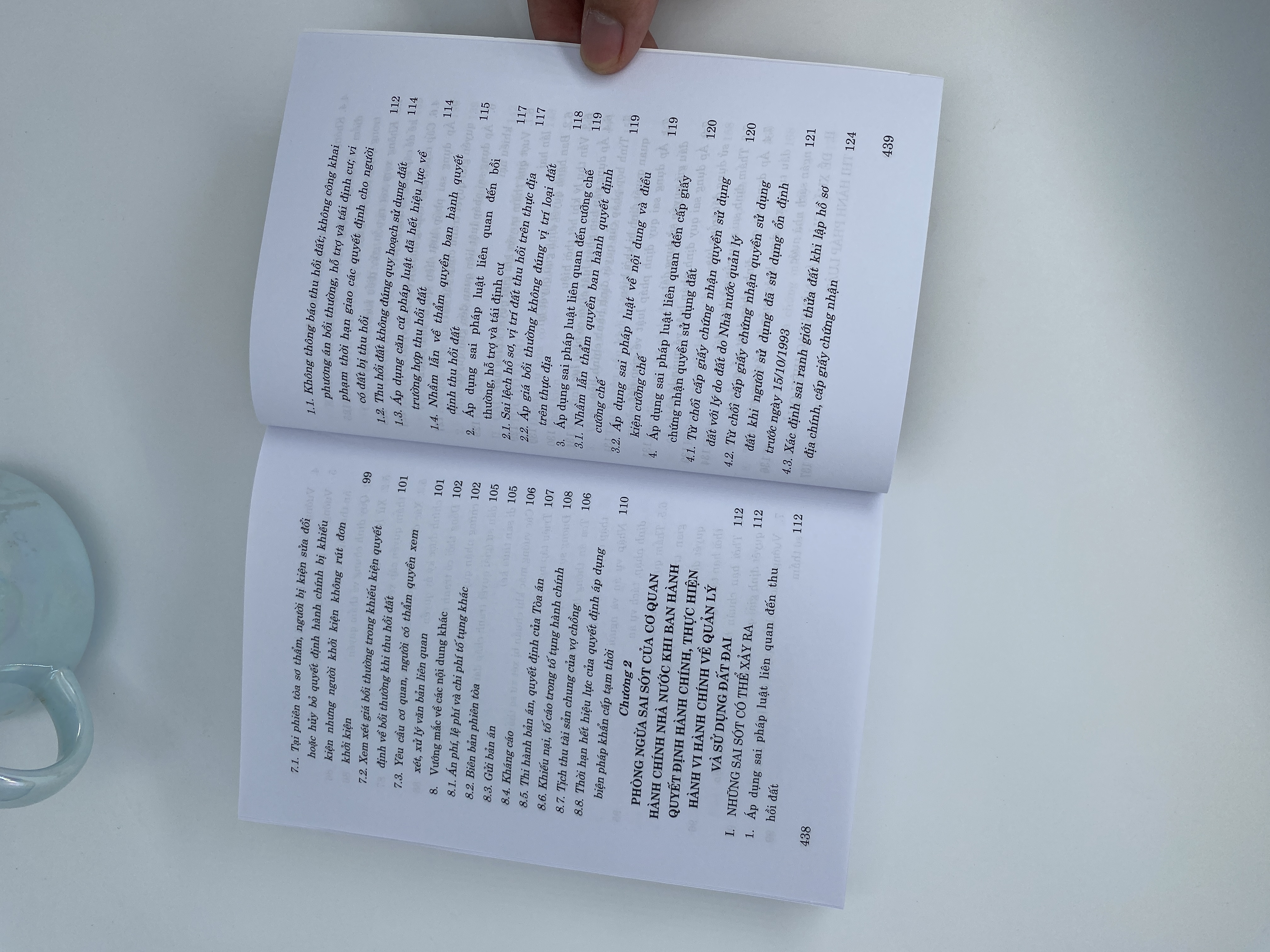 Giải quyết tranh chấp hành chính trong lĩnh vực quản lý đất đai. Phát hiện vi phạm và xử lý vướng mắc (Sách chuyên khảo) (Xuất bản lần thứ hai, có sửa chữa, bổ sung)