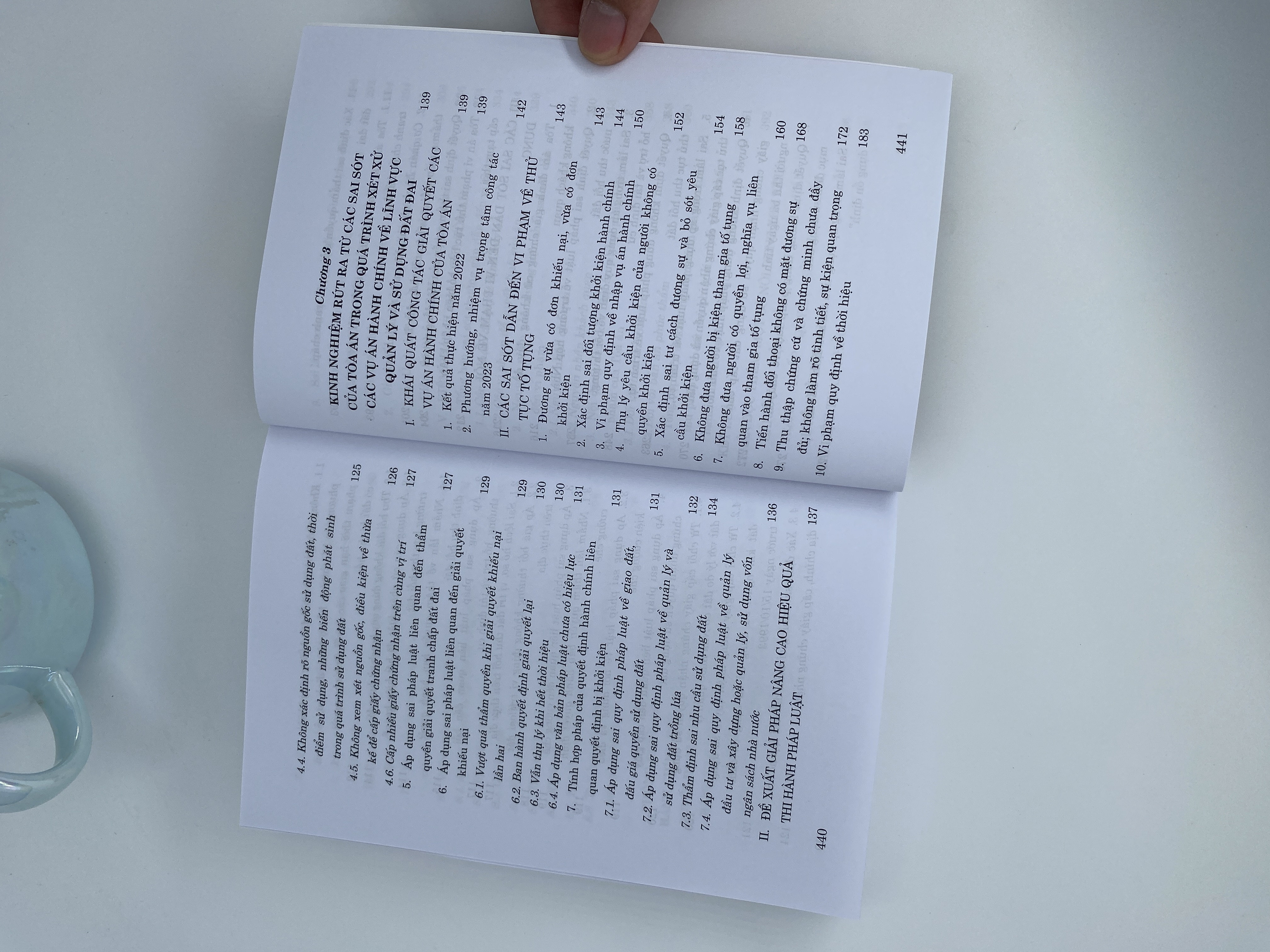 Giải quyết tranh chấp hành chính trong lĩnh vực quản lý đất đai. Phát hiện vi phạm và xử lý vướng mắc (Sách chuyên khảo) (Xuất bản lần thứ hai, có sửa chữa, bổ sung)