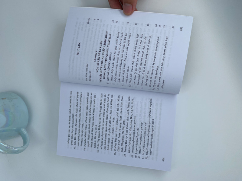 Giải quyết tranh chấp hành chính trong lĩnh vực quản lý đất đai. Phát hiện vi phạm và xử lý vướng mắc (Sách chuyên khảo) (Xuất bản lần thứ hai, có sửa chữa, bổ sung)