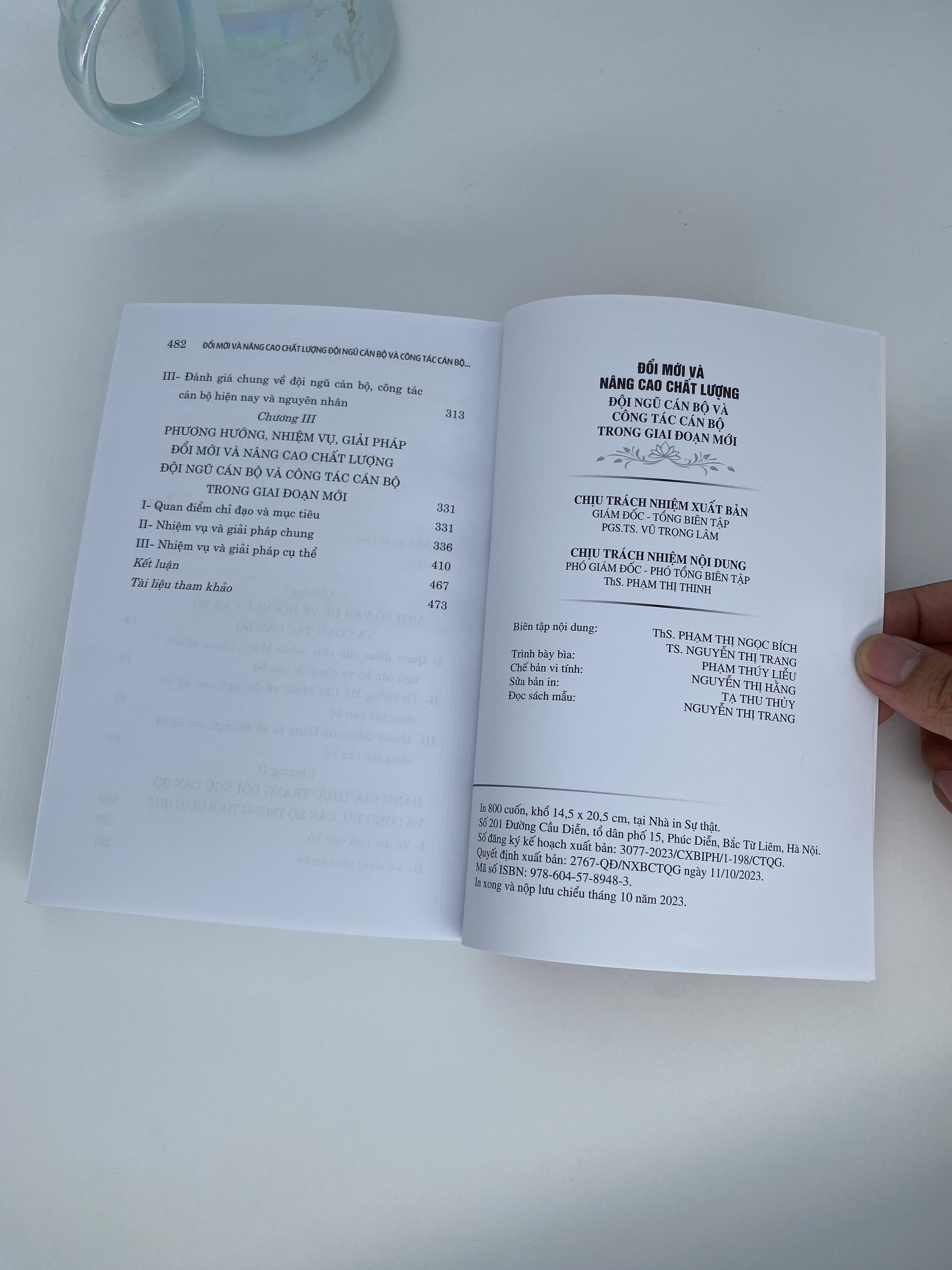 Đổi mới và nâng cao chất lượng đội ngũ cán bộ và công tác cán bộ trong giai đoạn mới (Sách chuyên khảo; xuất bản lần thứ ba, có chỉnh sửa, bổ sung)