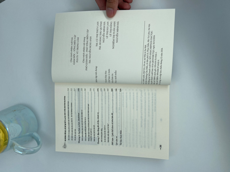 Đại dương trỗi dậy, đế chế sụp đổ: Vì sao địa - chính trị đẩy nhanh thảm họa khí hậu (Sách tham khảo)