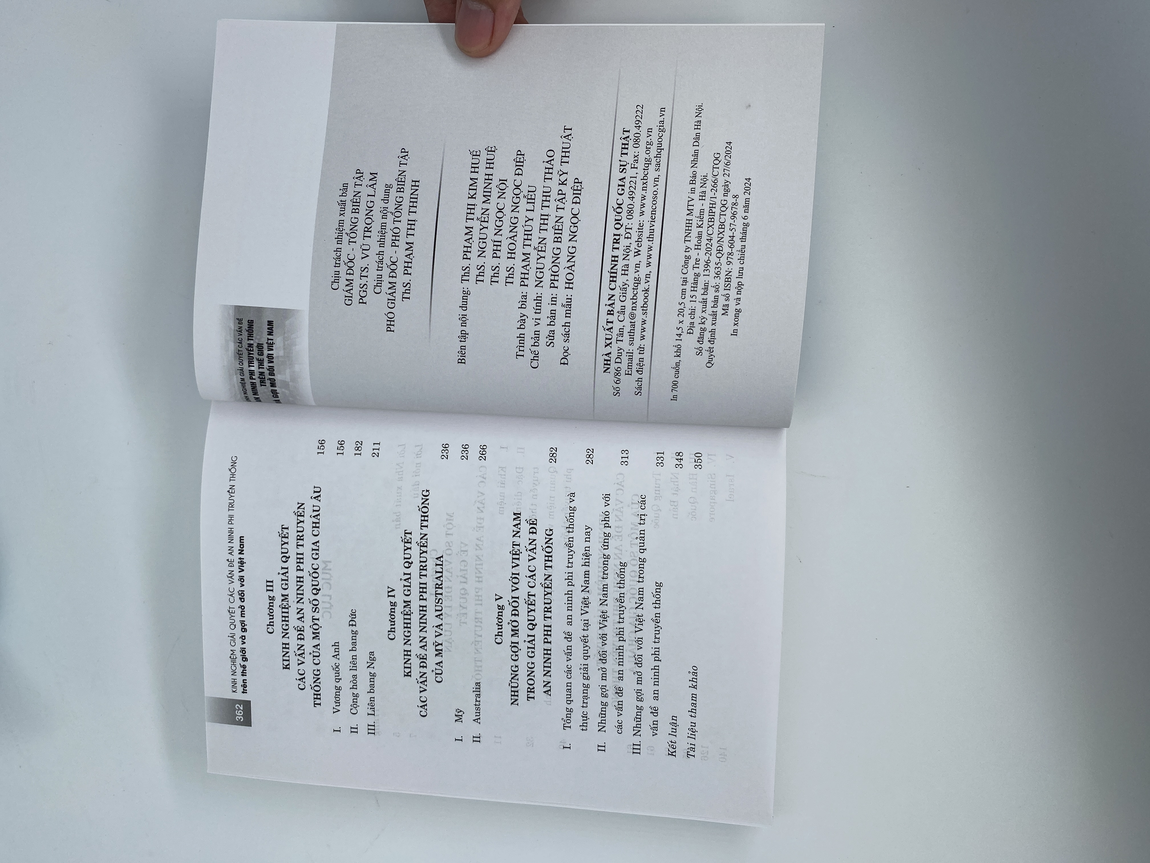 Kinh nghiệm giải quyết các vấn đề an ninh phi truyền thống trên thế giới và gợi mở đối với Việt Nam (Sách chuyên khảo)