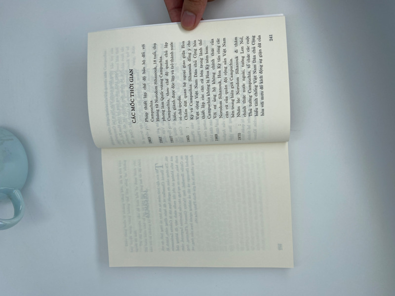 Thoát khỏi địa ngục Khmer đỏ - Hồi ký của một người còn sống (Xuất bản lần thứ ba) (Sách tham khảo)