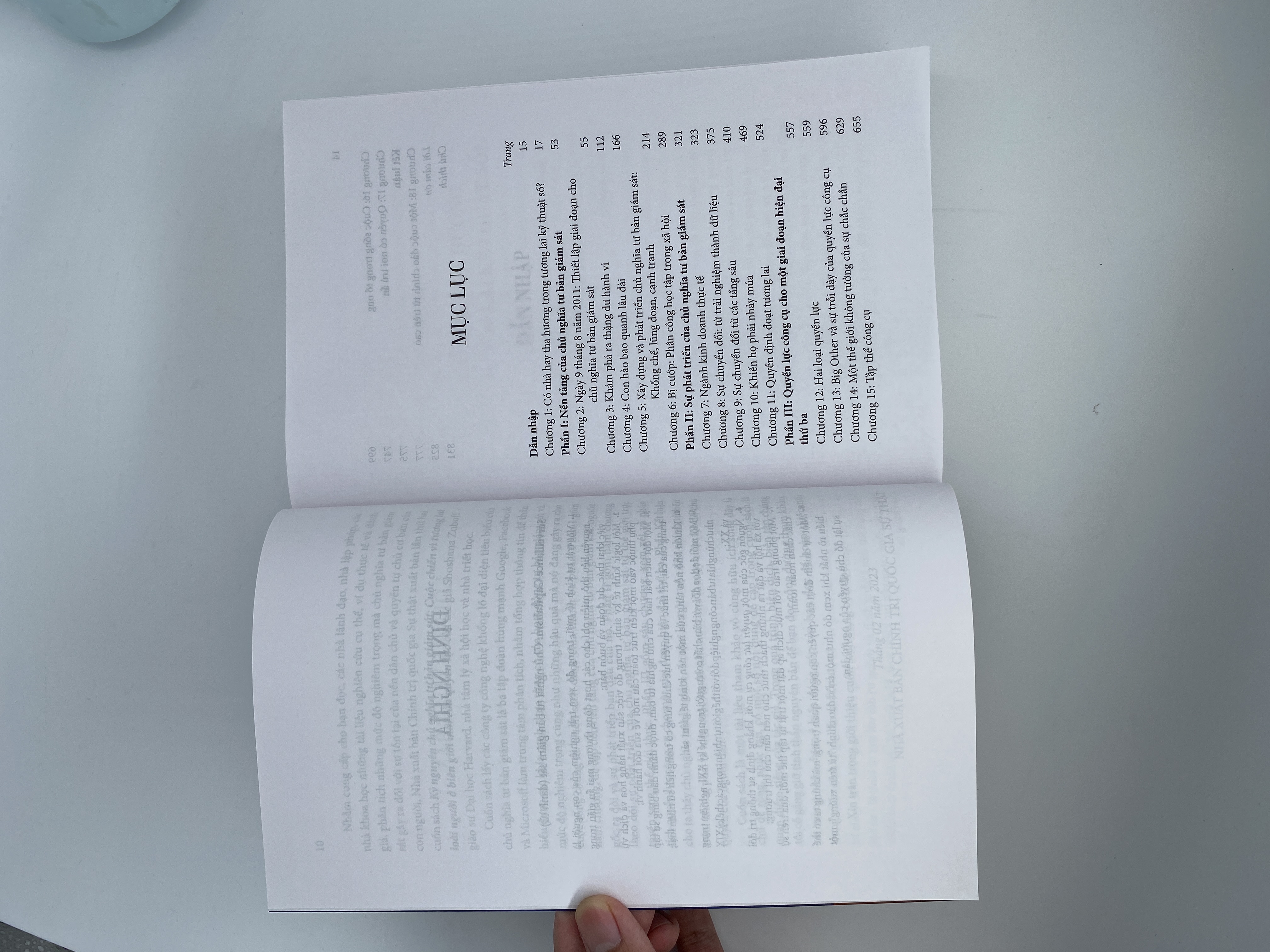 Kỷ nguyên chủ nghĩa tư bản giám sát: Cuộc chiến vì tương lai loài người ở biên giới mới của quyền lực