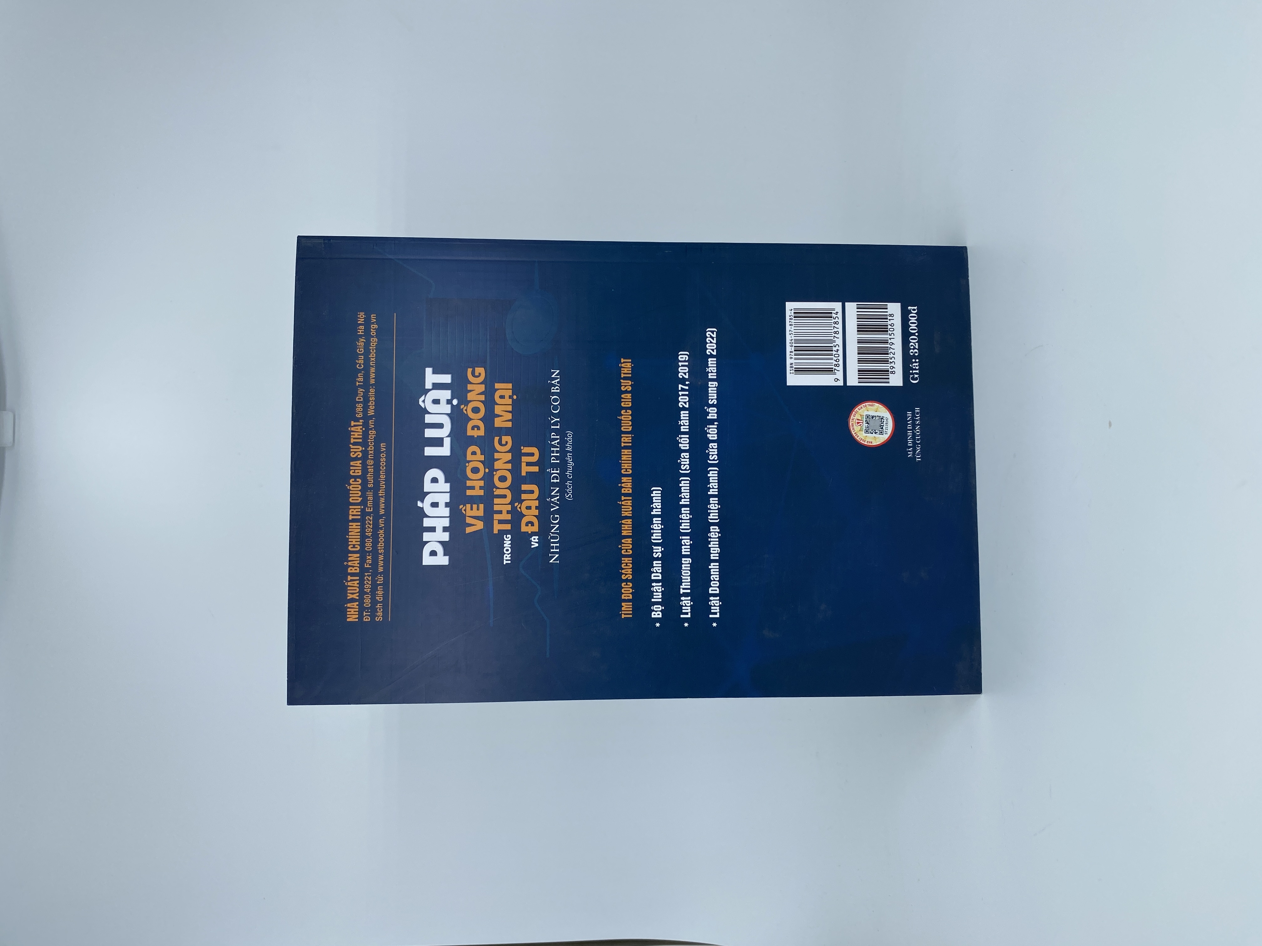 Pháp luật về hợp đồng thương mại và đầu tư. Những vấn đề pháp lý cơ bản (Sách chuyên khảo)