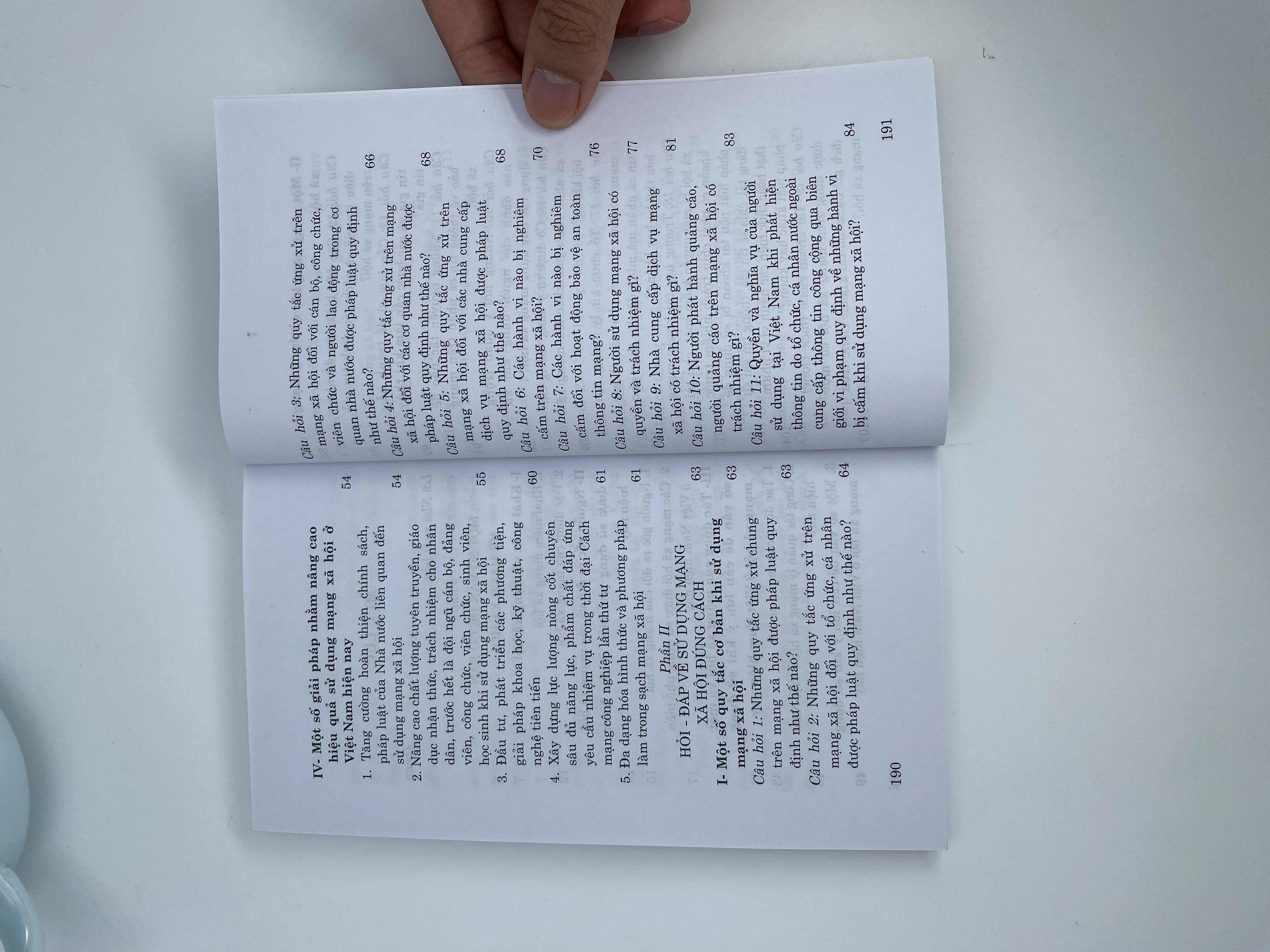 Sử dụng mạng xã hội đúng cách