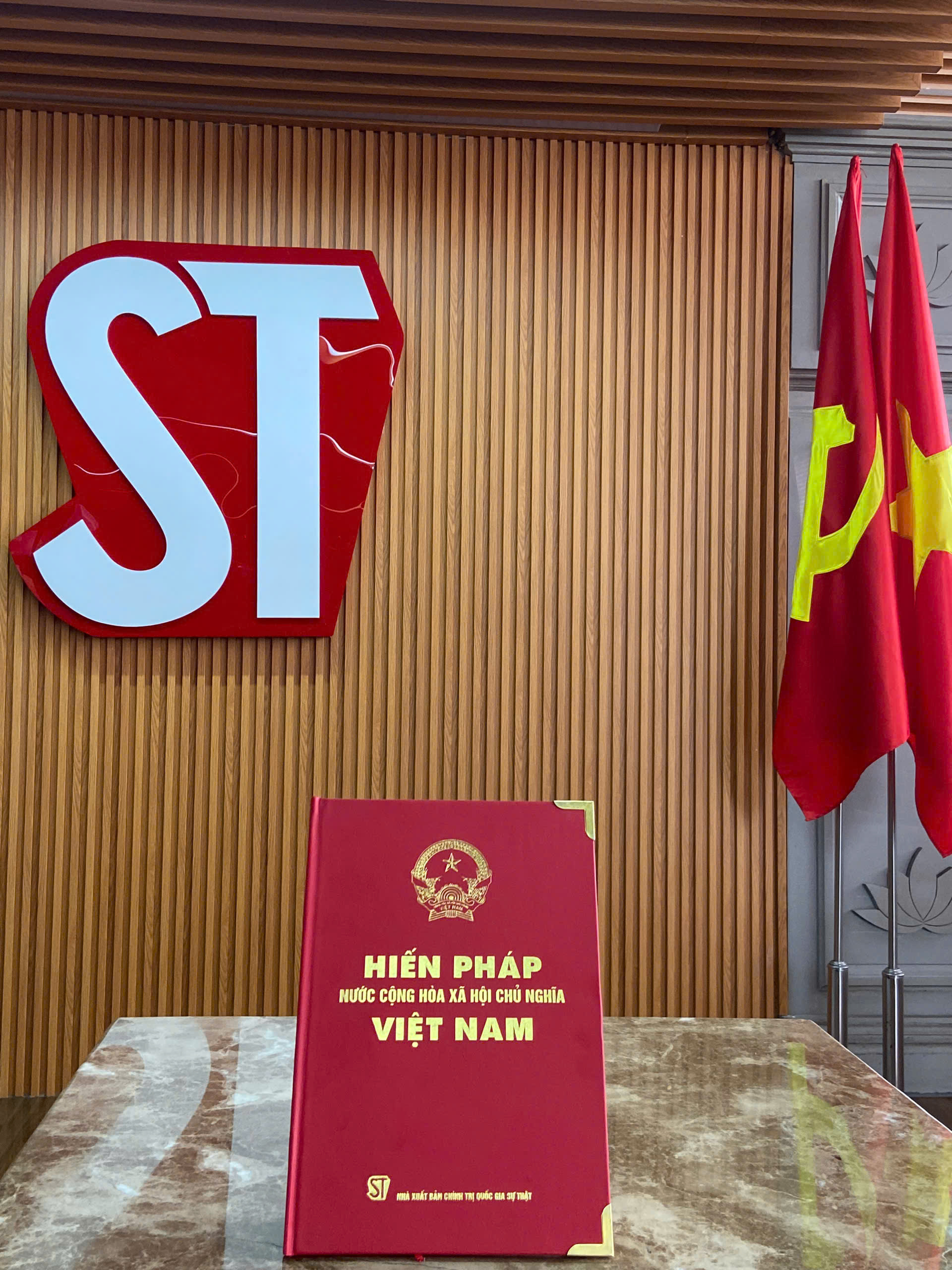 Hiến pháp nước Cộng hòa xã hội chủ nghĩa Việt Nam ( bản đặc biệt)