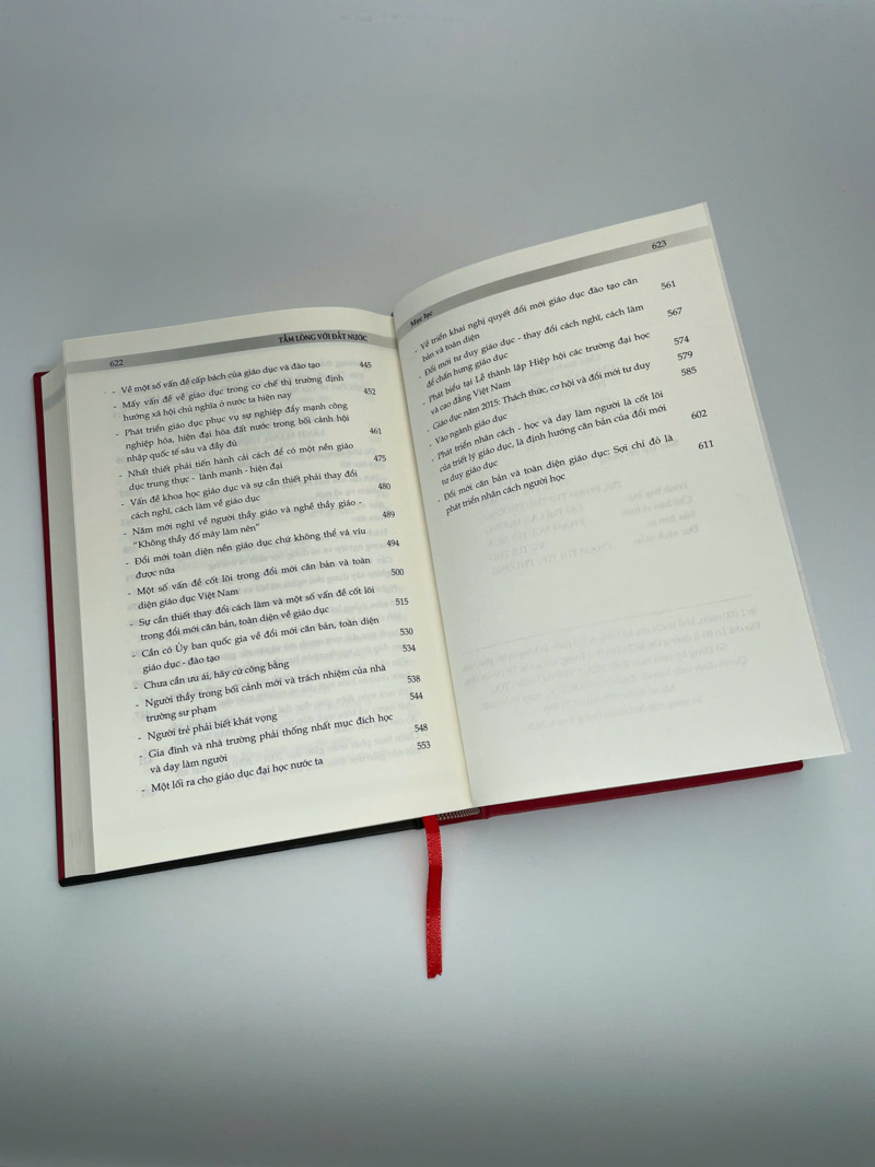 Tấm lòng với đất nước (Xuất bản lần thứ hai) - Bìa cứng