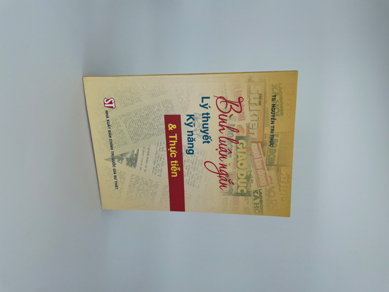 Bình luận ngắn - Lý thuyết, kỹ năng và thực tiễn