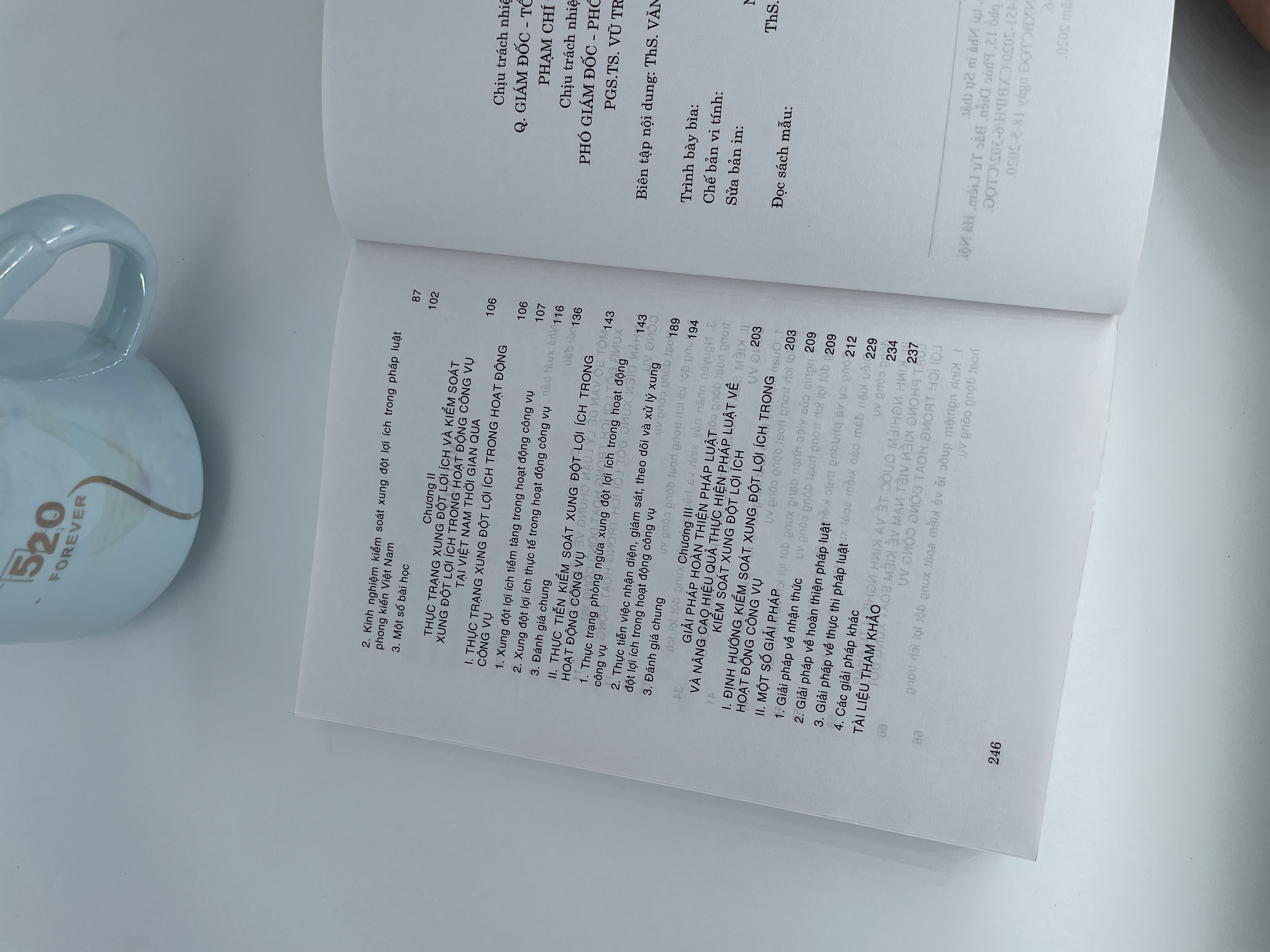 Kiểm soát xung đột lợi ích trong hoạt động công vụ nhằm phòng ngừa tham nhũng ở Việt Nam hiện nay