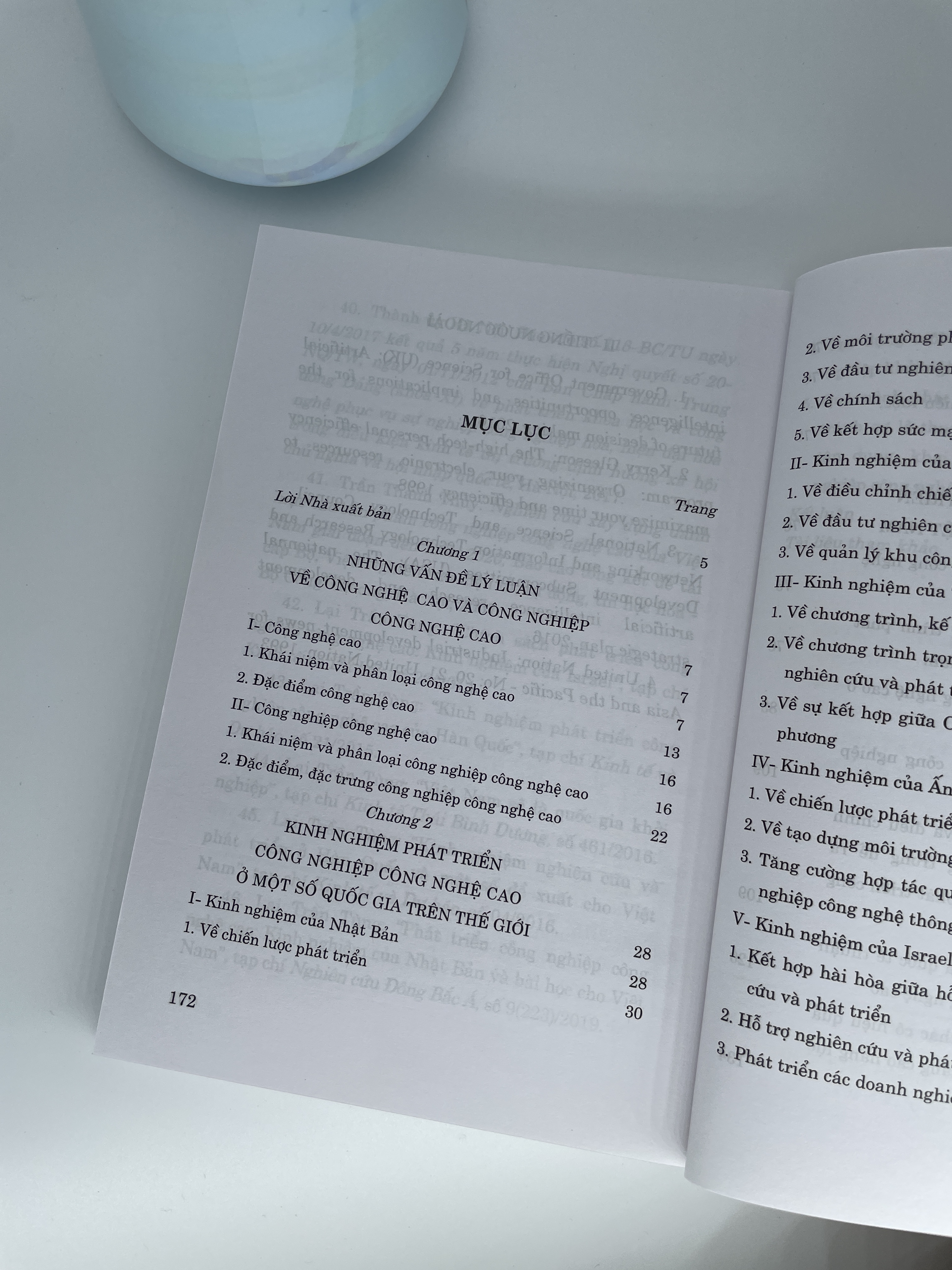 Phát triển công nghiệp công nghệ cao - Kinh nghiệm và bài học cho Việt Nam (Sách chuyên khảo)