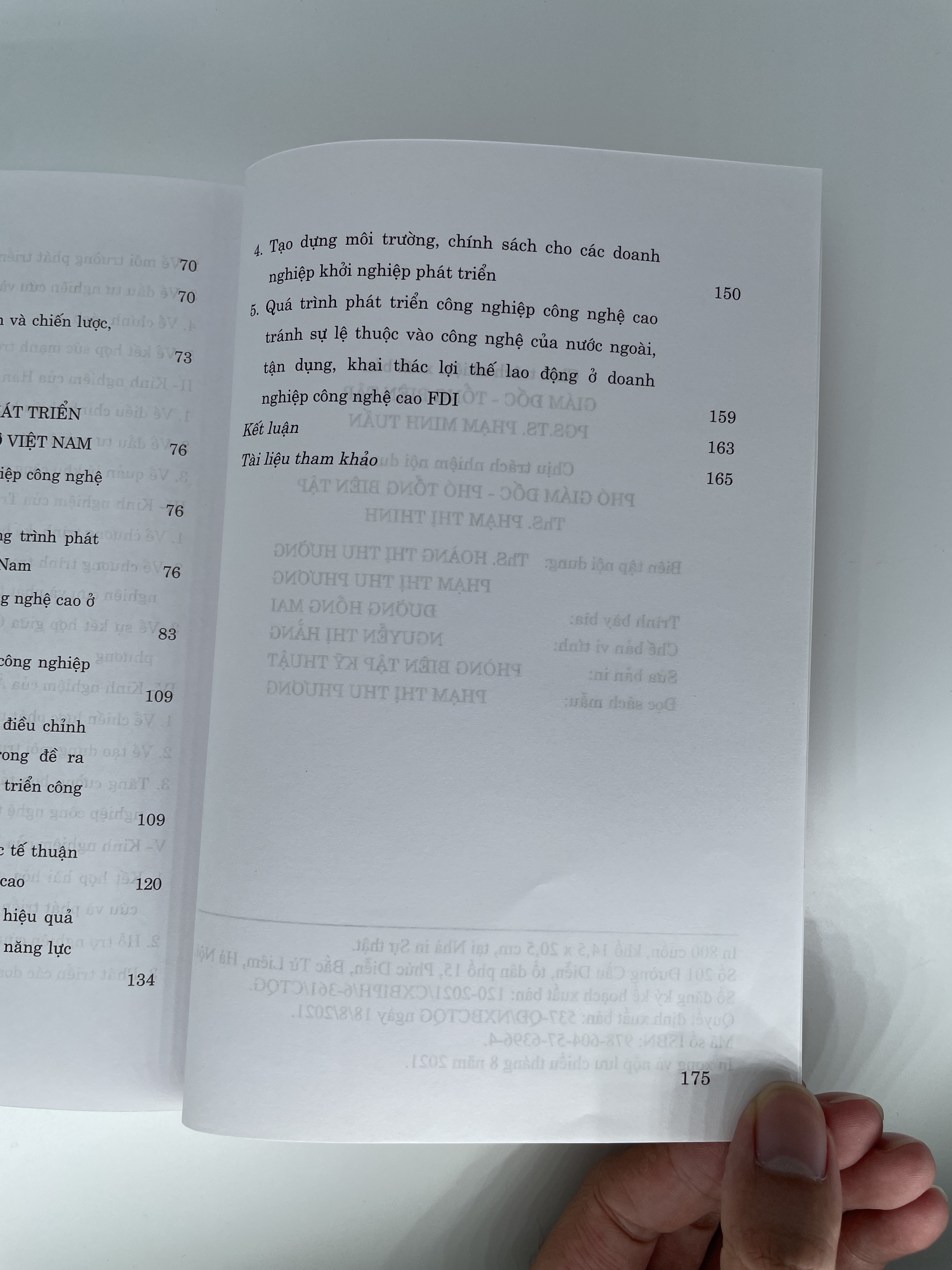 Phát triển công nghiệp công nghệ cao - Kinh nghiệm và bài học cho Việt Nam (Sách chuyên khảo)