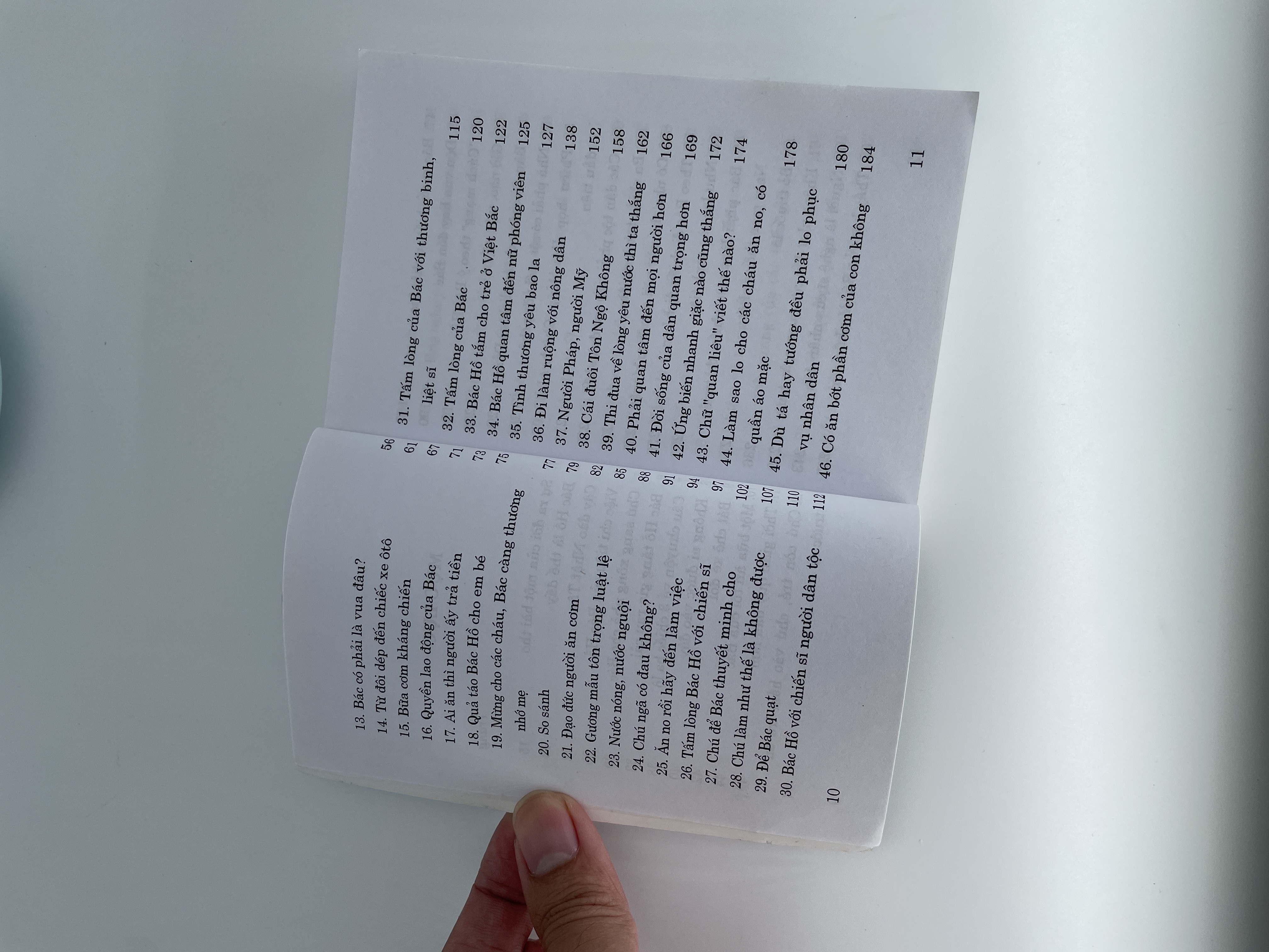 Những mẩu chuyện về tấm gương đạo đức Hồ Chí Minh - Tập 2