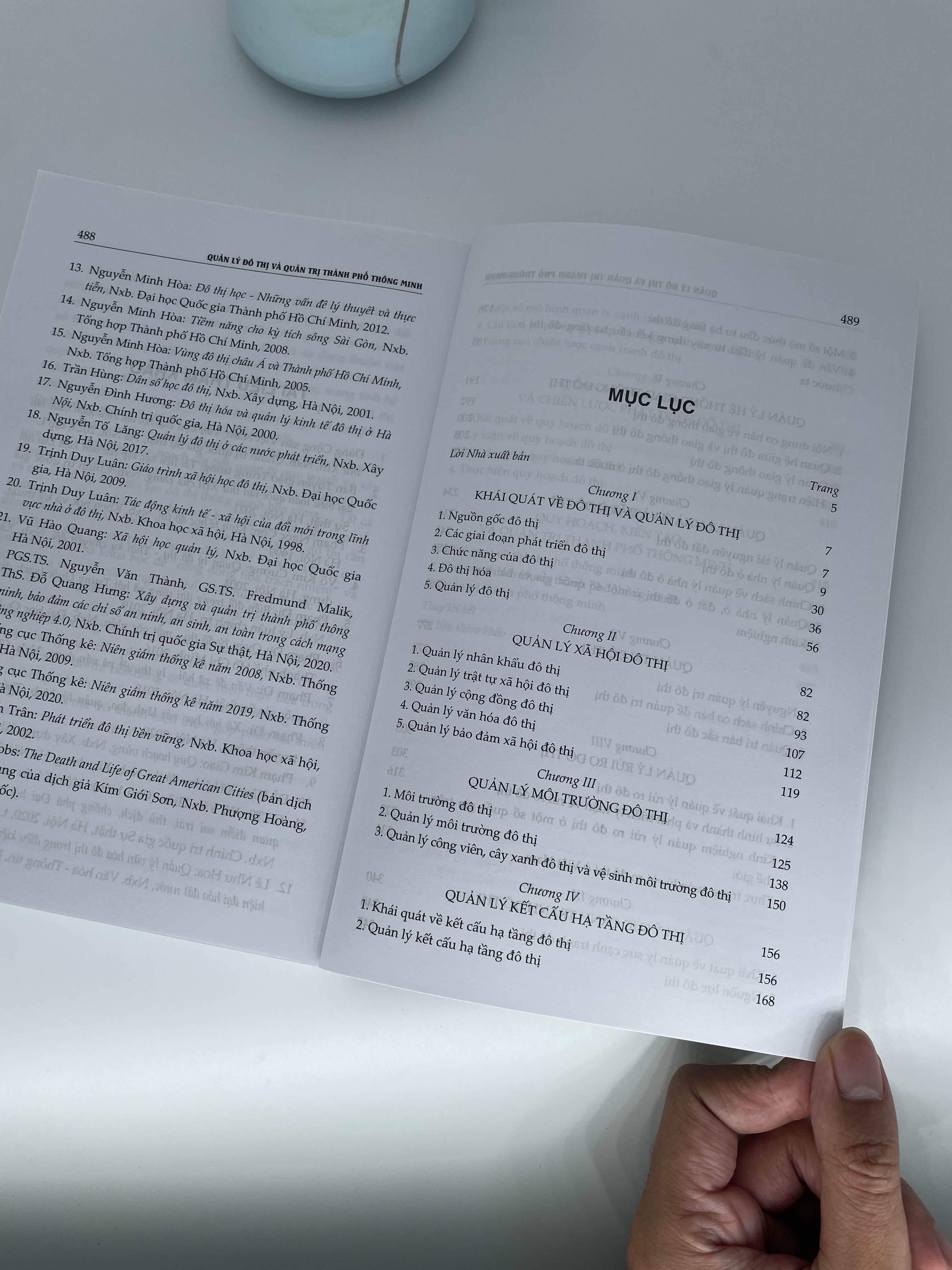 Quản lý đô thị và quản trị thành phố thông minh