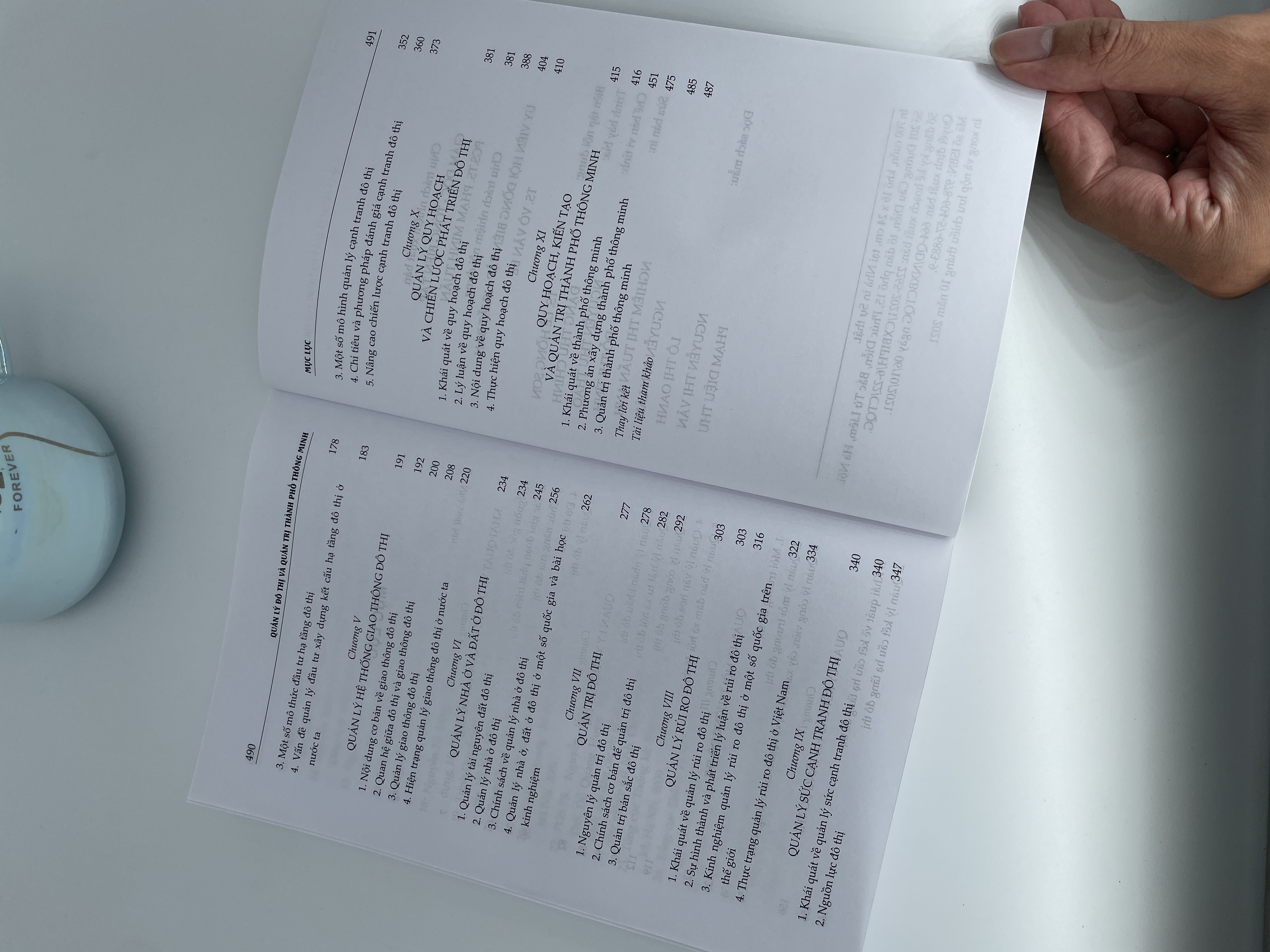 Quản lý đô thị và quản trị thành phố thông minh