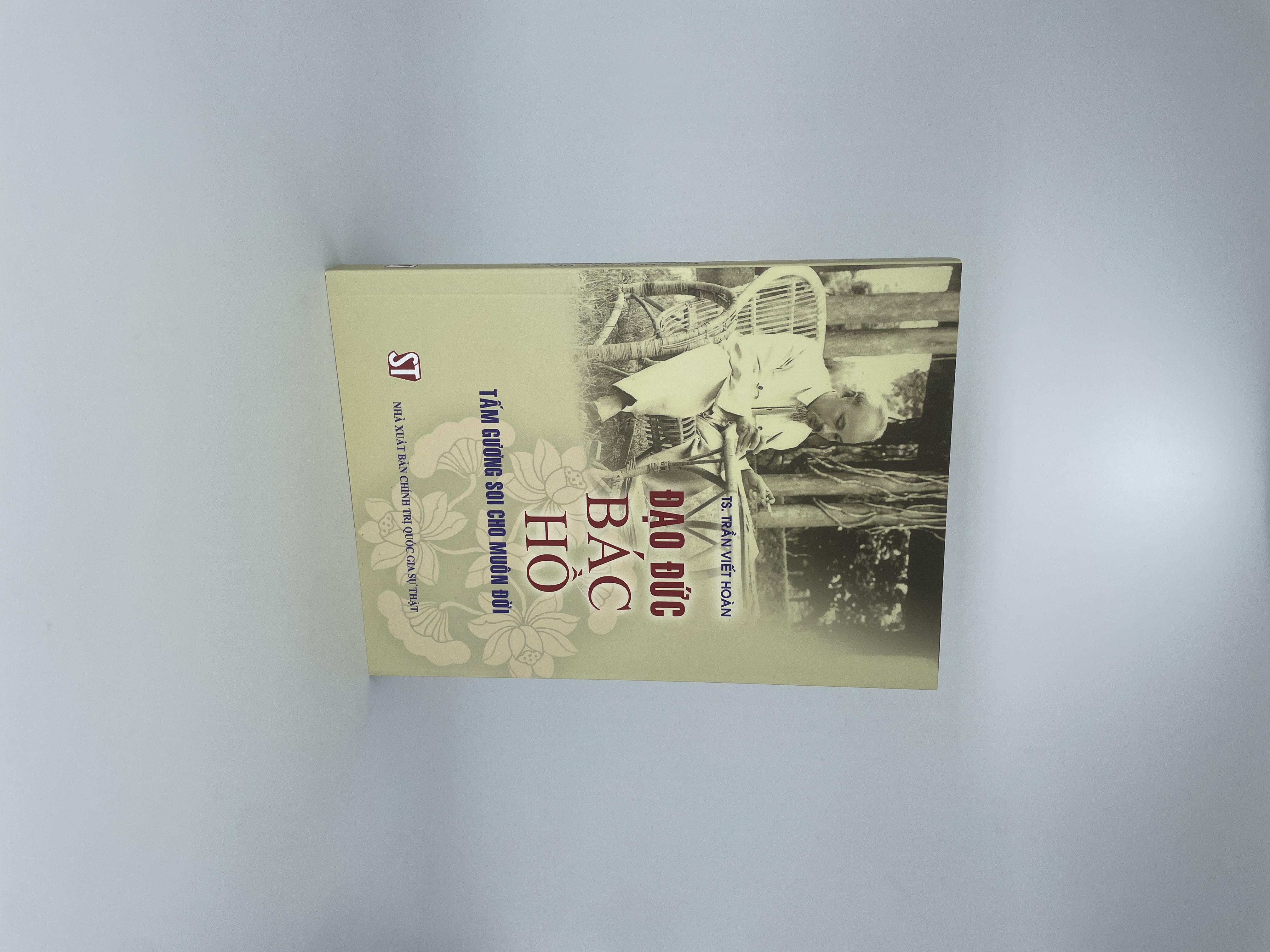 Đạo đức Bác Hồ- Tấm gương soi cho muôn đời