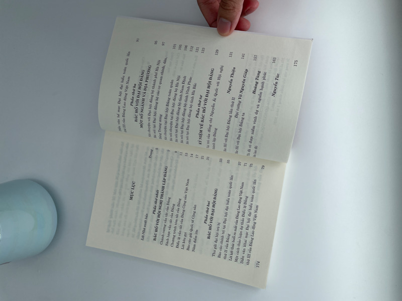 Bác Hồ với Đại hội Đảng (Xuất bản lần thứ ba)