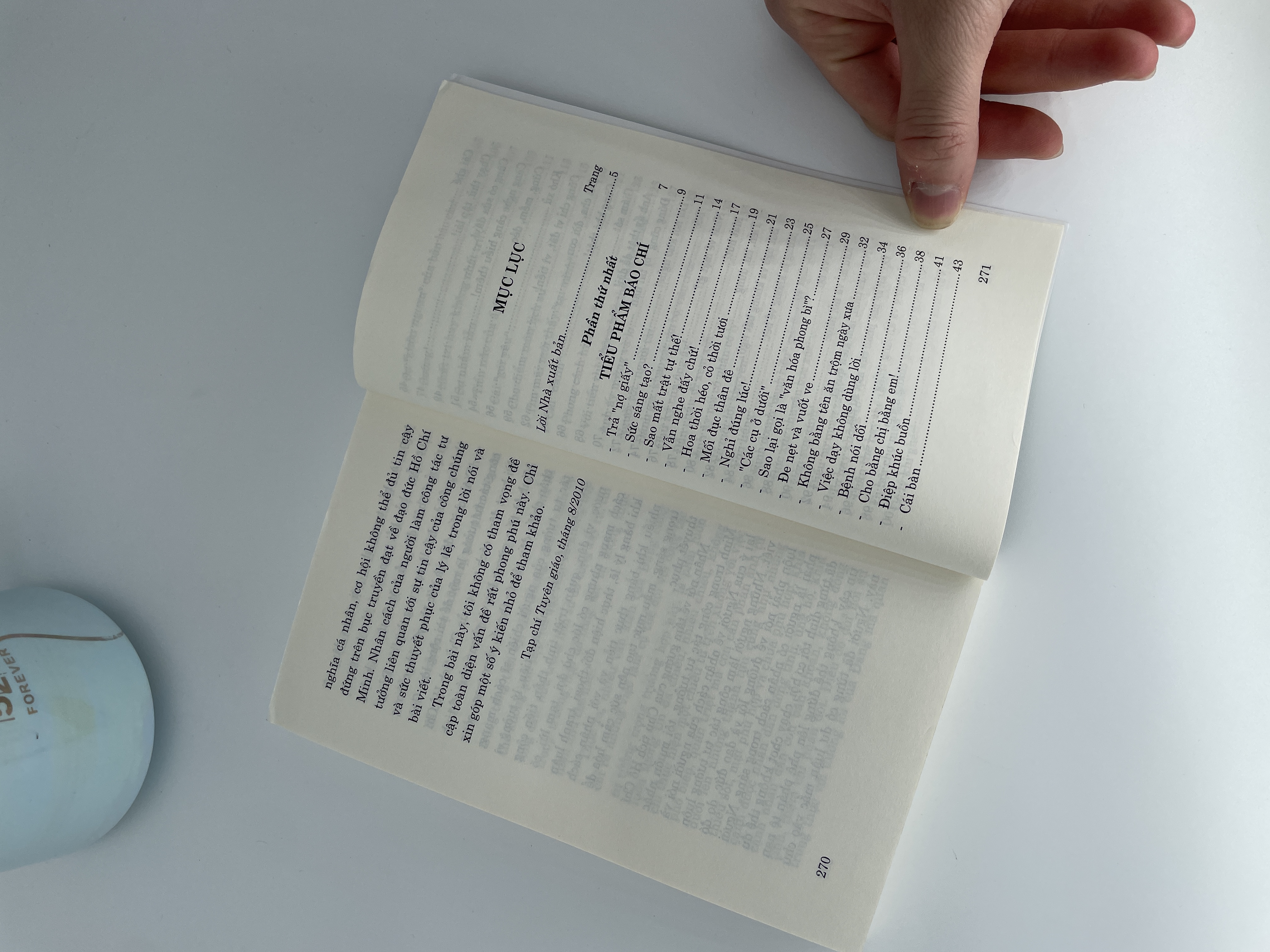 Xiếc - Tiểu phẩm báo chí