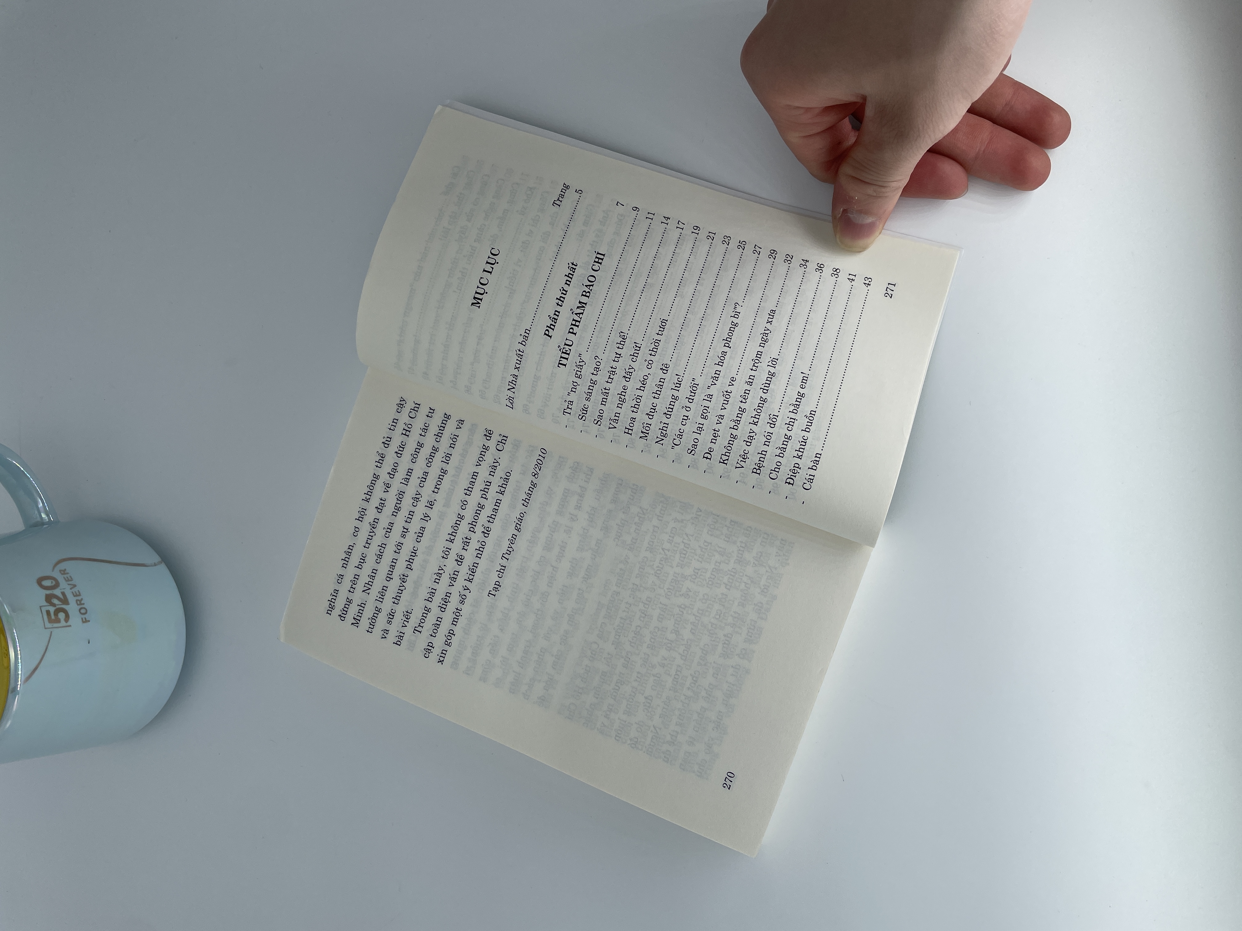 Xiếc - Tiểu phẩm báo chí