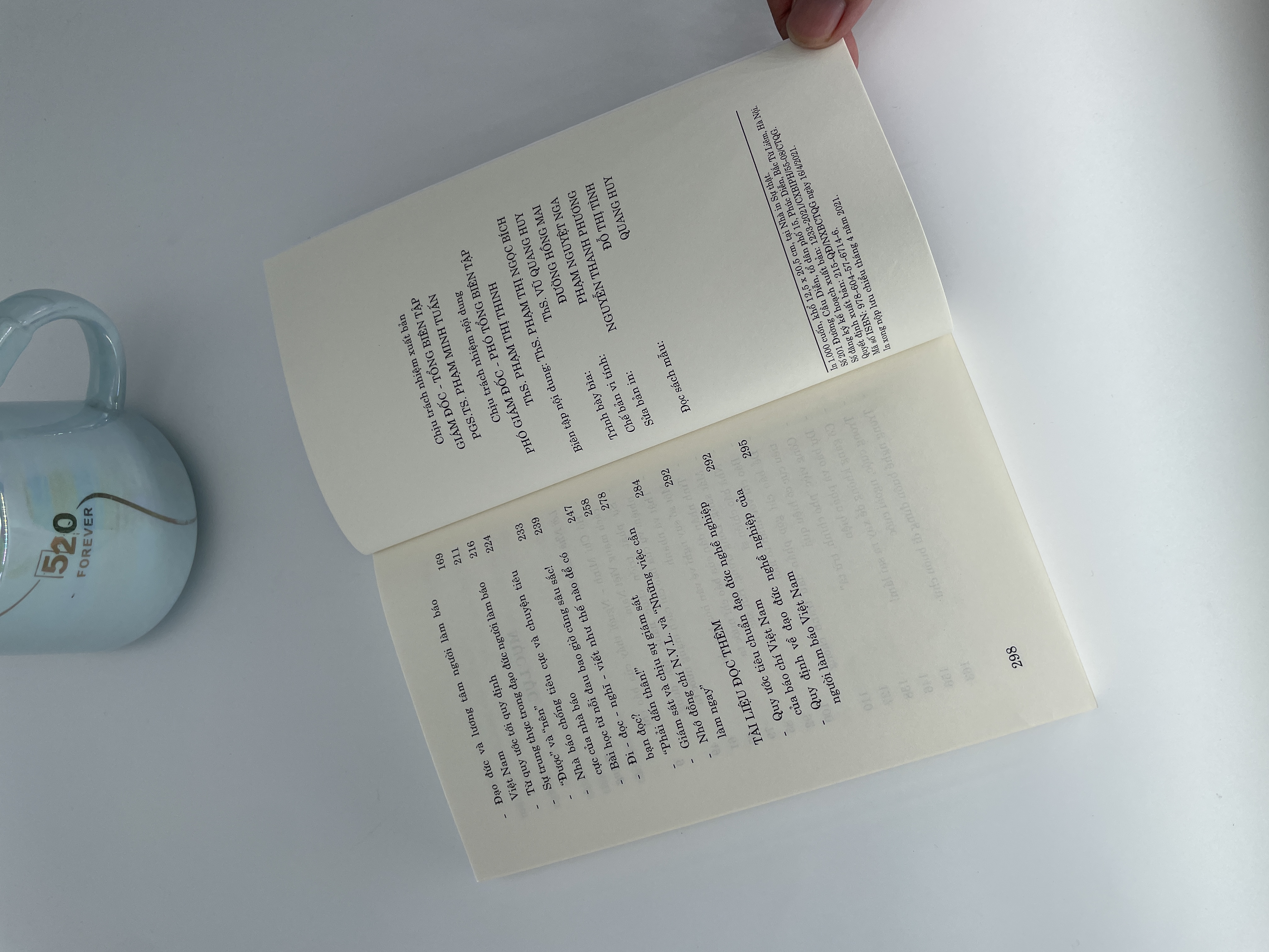 Mắt sáng lòng trong, bút sắc