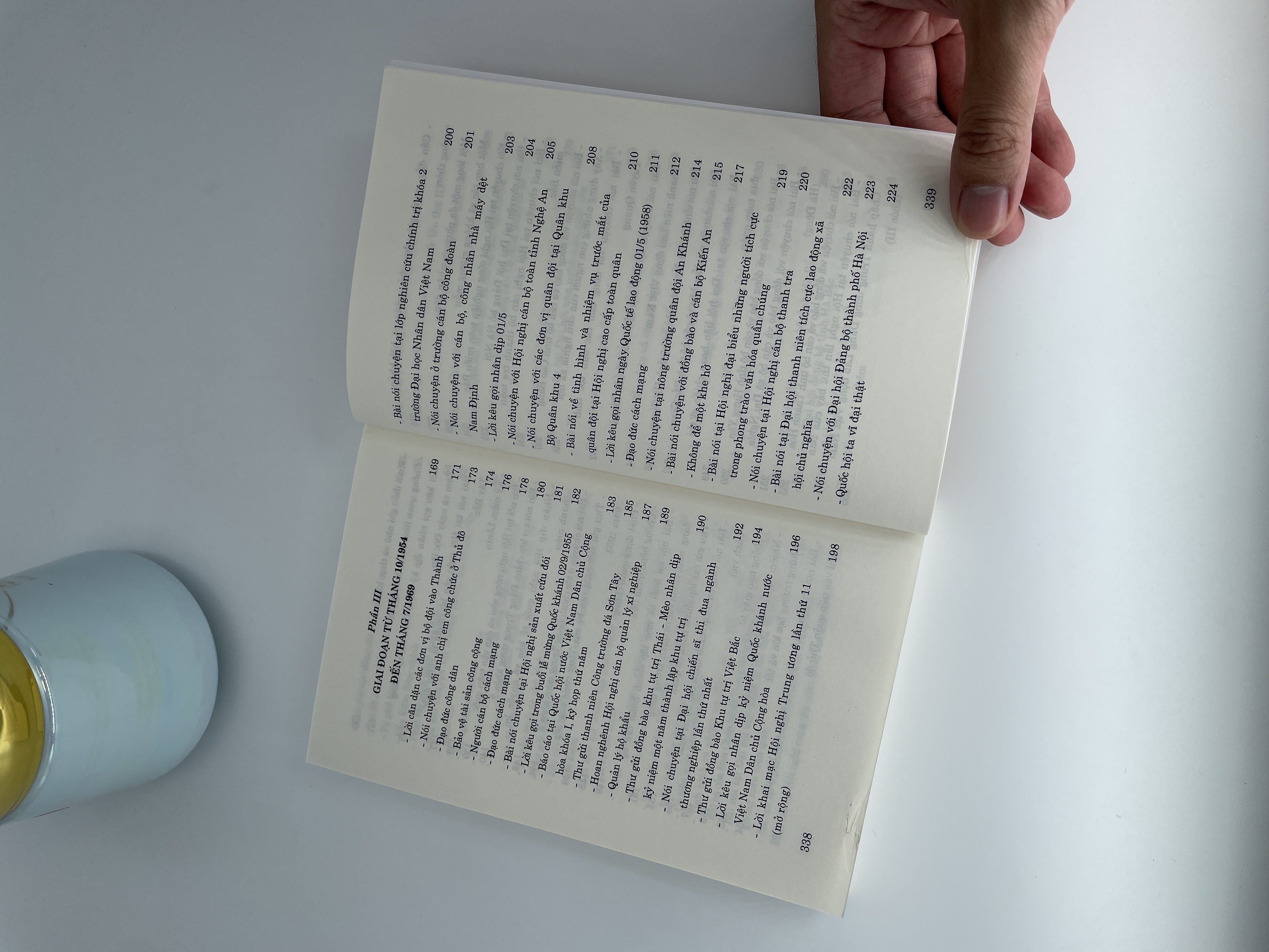 Về phòng, chống tham nhũng