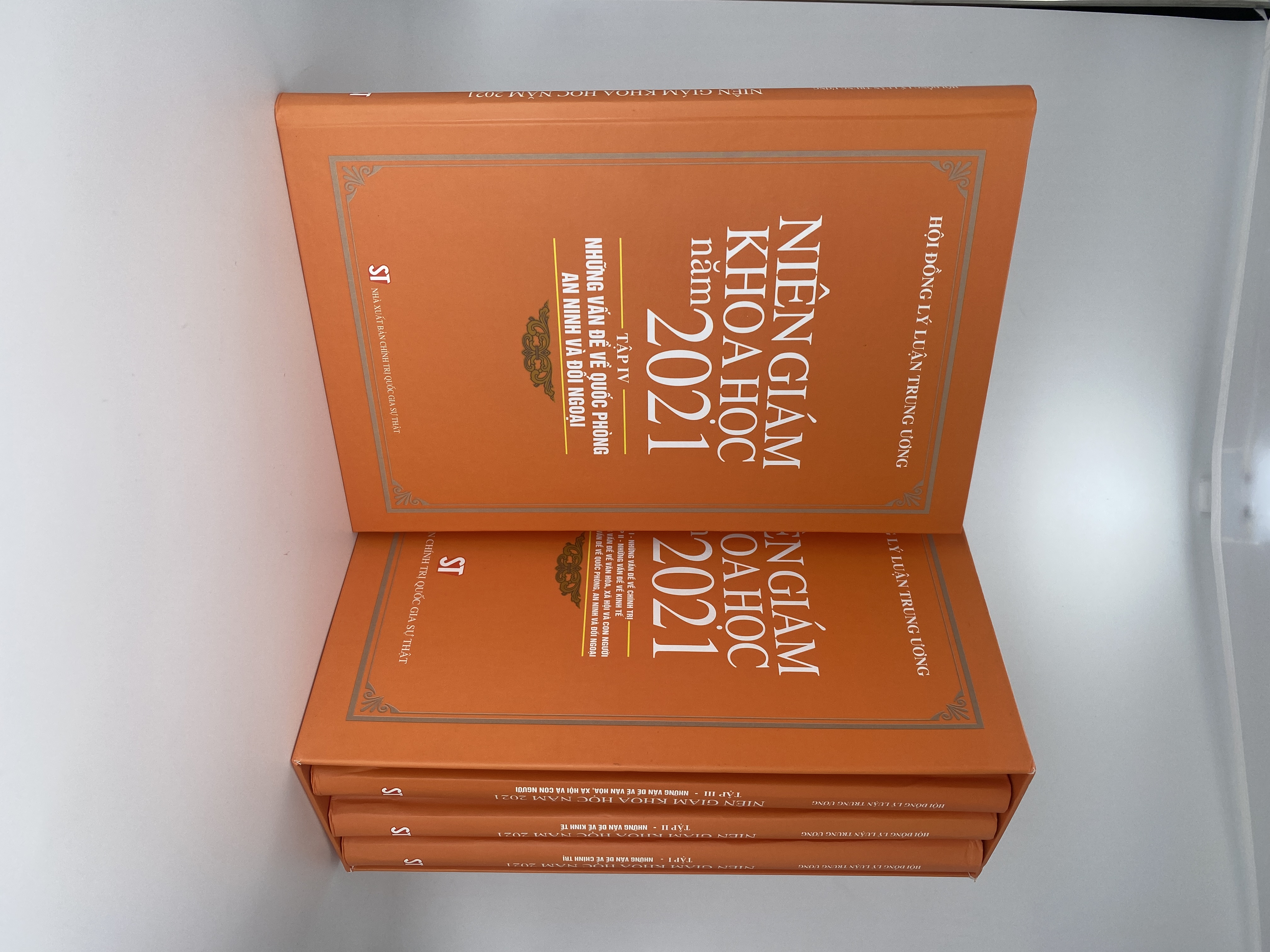 Niên giám khoa học năm 2021. Tập IV: Những vấn đề về quốc phòng, an ninh và đối ngoại