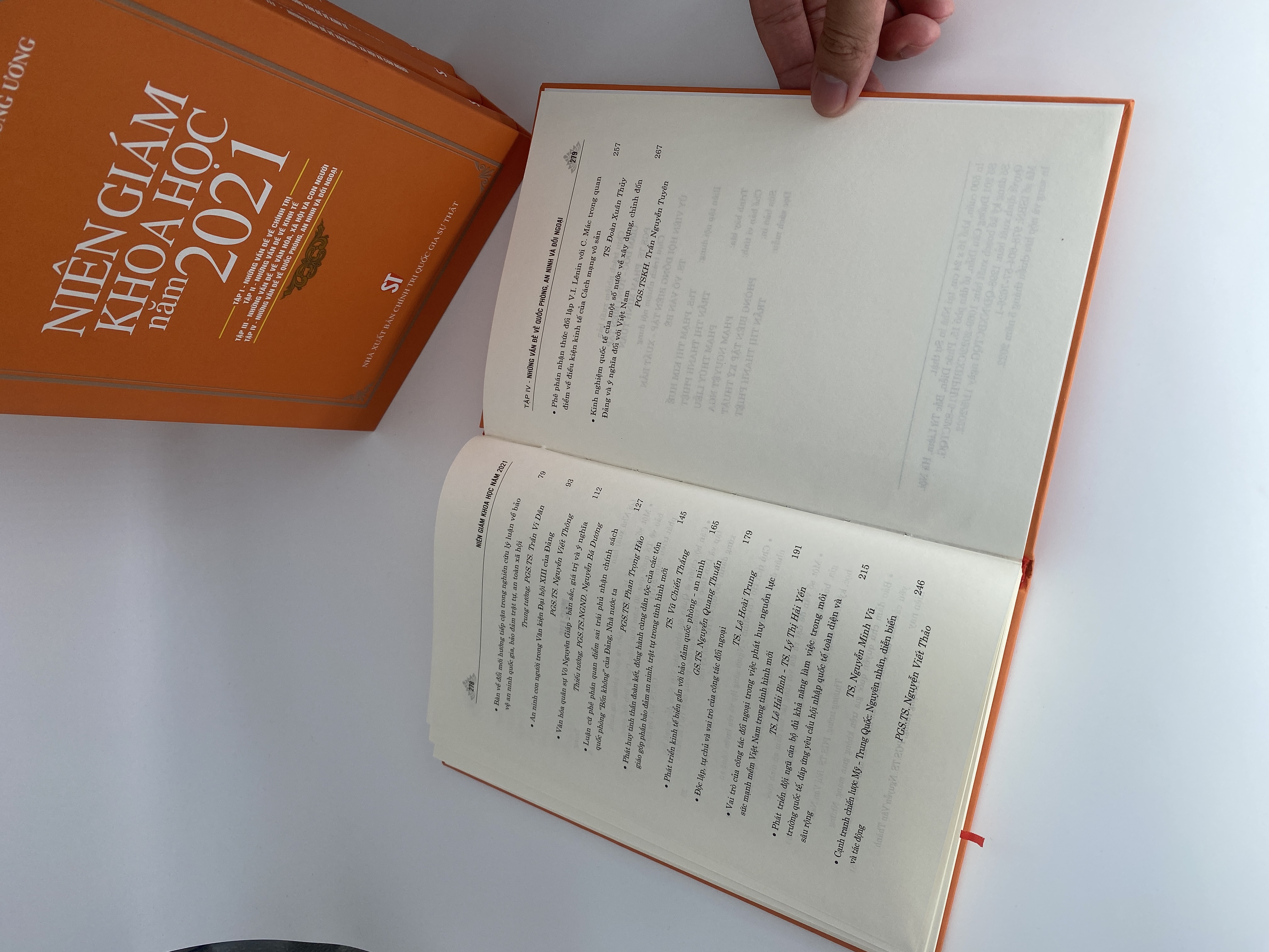 Niên giám khoa học năm 2021. Tập IV: Những vấn đề về quốc phòng, an ninh và đối ngoại