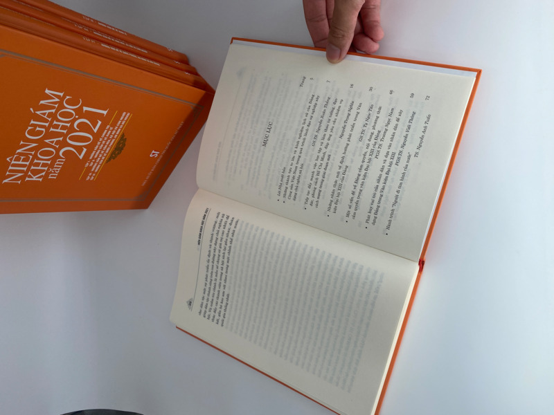 Niên giám khoa học năm 2021. Tập I: Những vấn đề về chính trị