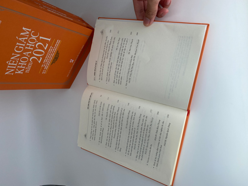 Niên giám khoa học năm 2021. Tập II: Những vấn đề về kinh tế