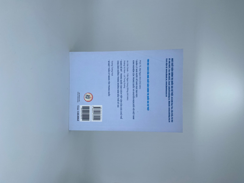 Chuyển đổi và thúc đẩy Giải mã quá trình đô thị hóa kiểu mới của Trung Quốc (Sách tham khảo)