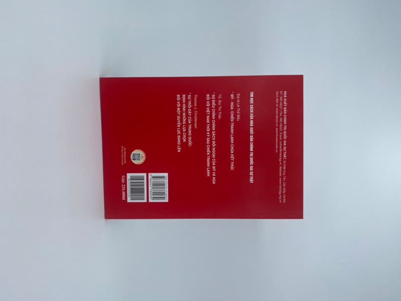 Vũ khí vô hình - Các hình thái chiến tranh trong kỷ nguyên mới (Sách tham khảo)