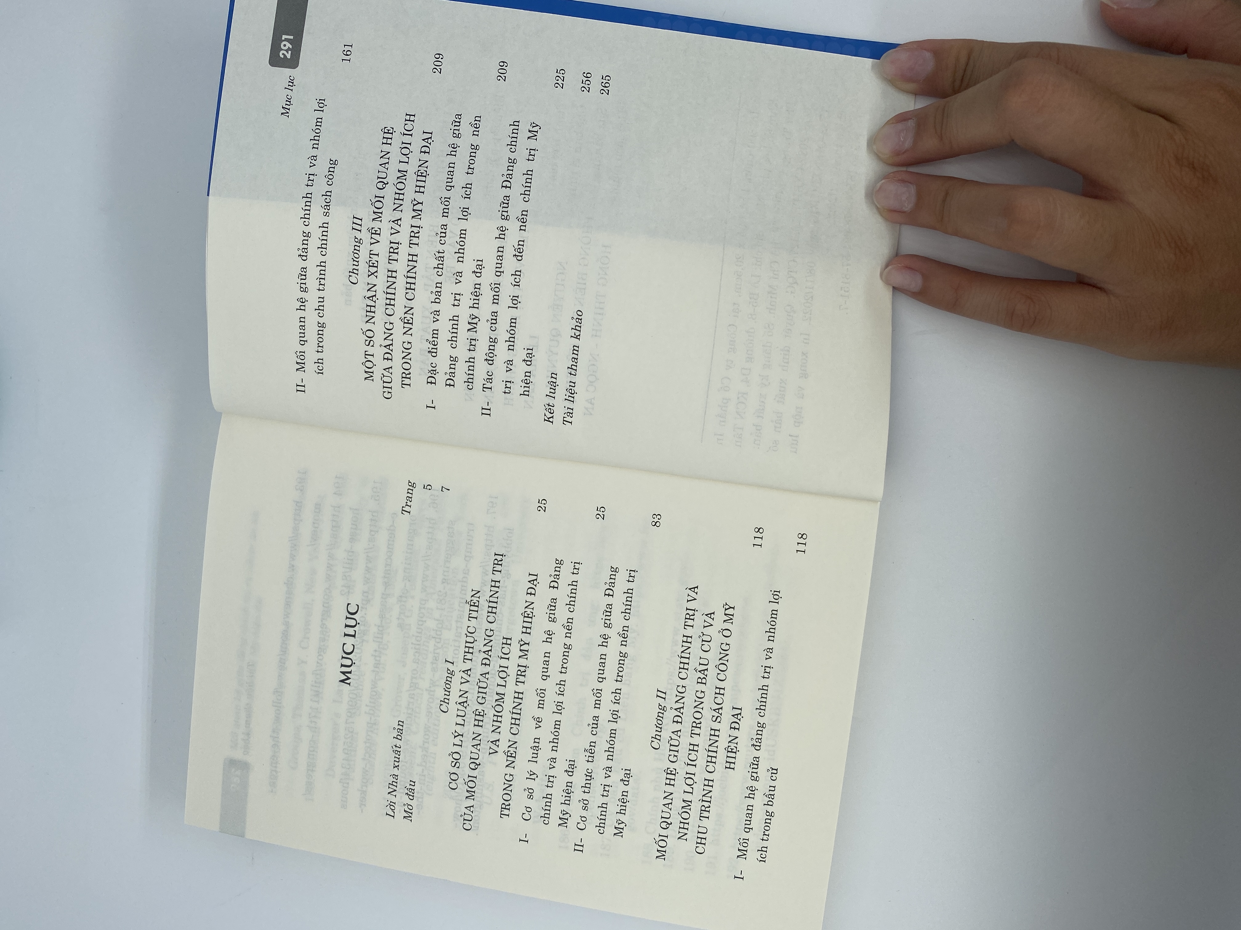 Mối quan hệ giữa đảng chính trị và nhóm lợi ích trong nền chính trị Mỹ hiện đại