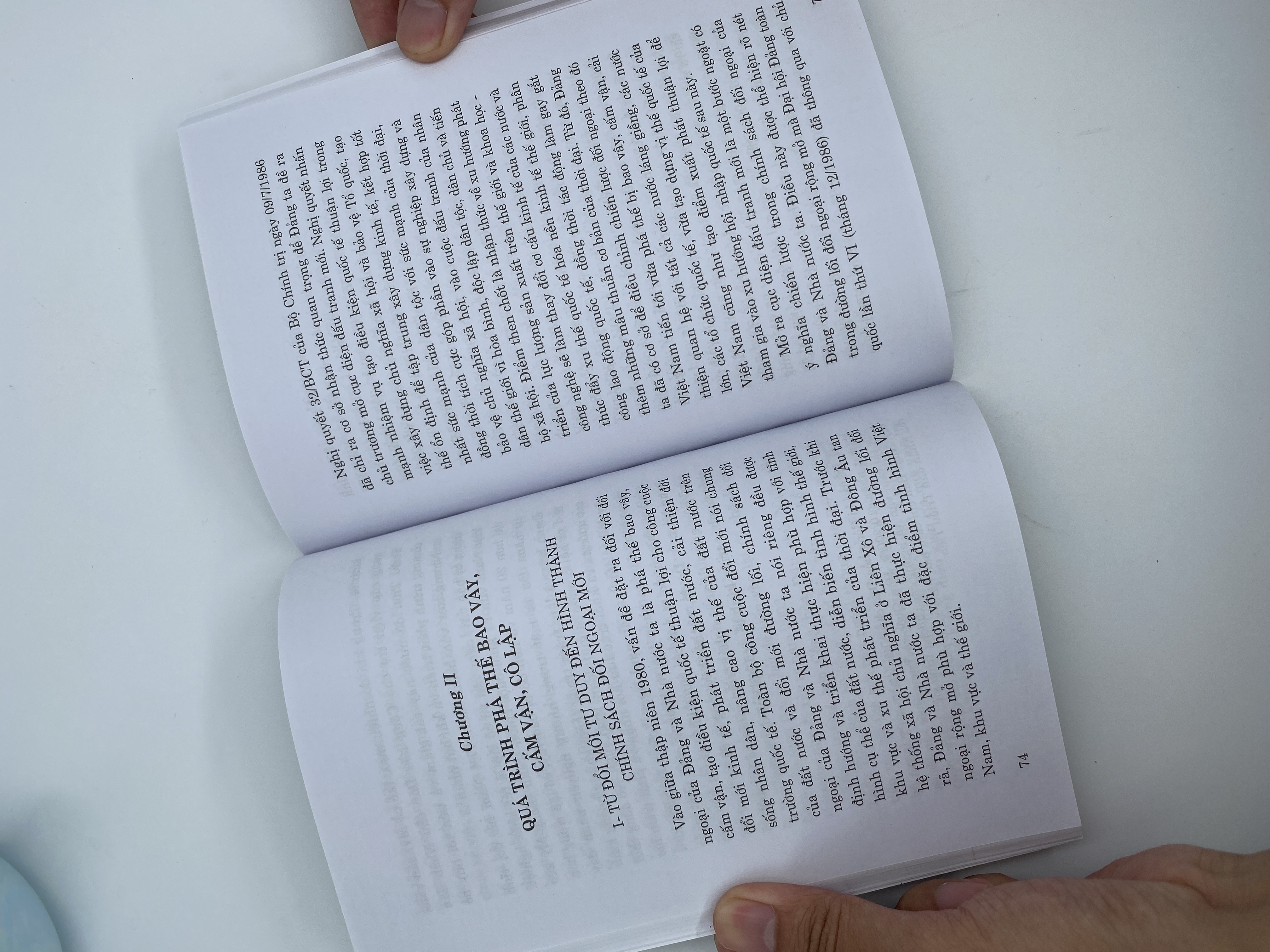 Cuộc đấu tranh của Việt Nam chống bao vây, cấm vận, cô lập từ cuối thập niên 1970 đến giữa thập niên 1990 (Sách chuyên khảo)