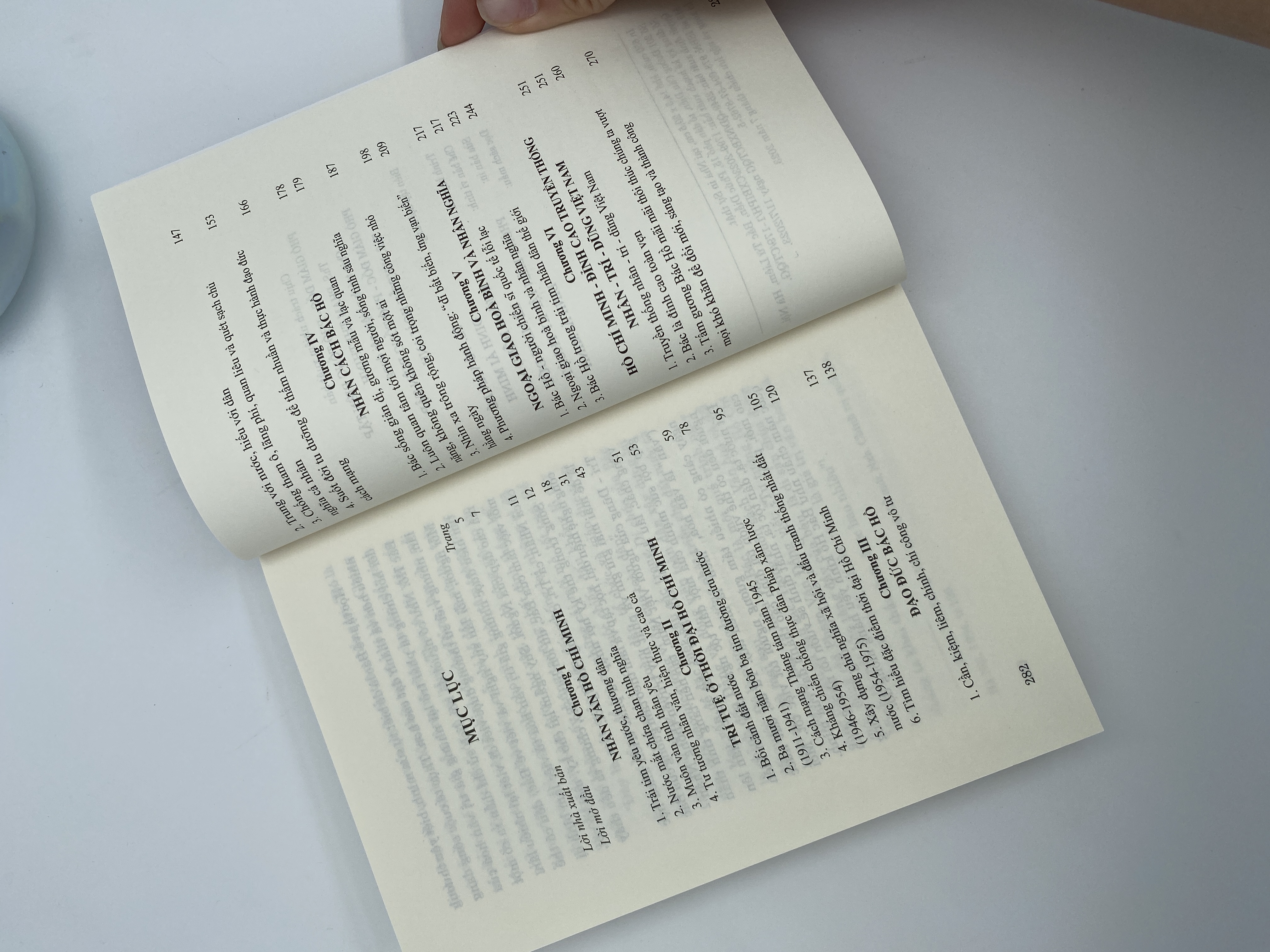 Hồ Chí Minh - Đỉnh cao truyền thống Nhân Trí Dũng Việt Nam