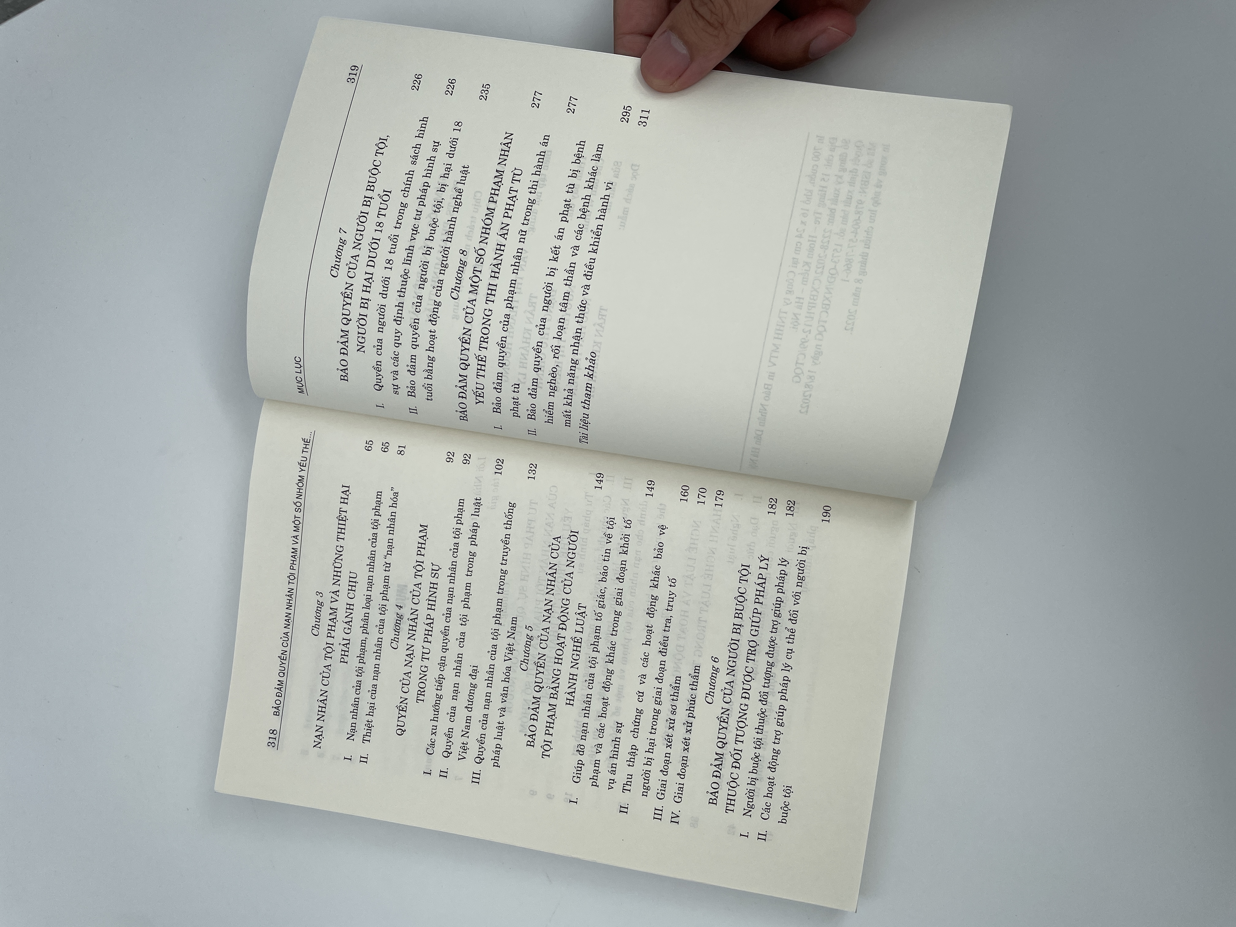 Bảo đảm quyền của nạn nhân và một số nhóm yếu thế trong tư pháp hình sự từ quy định của pháp luật đến hoạt động  của người hành nghề luật