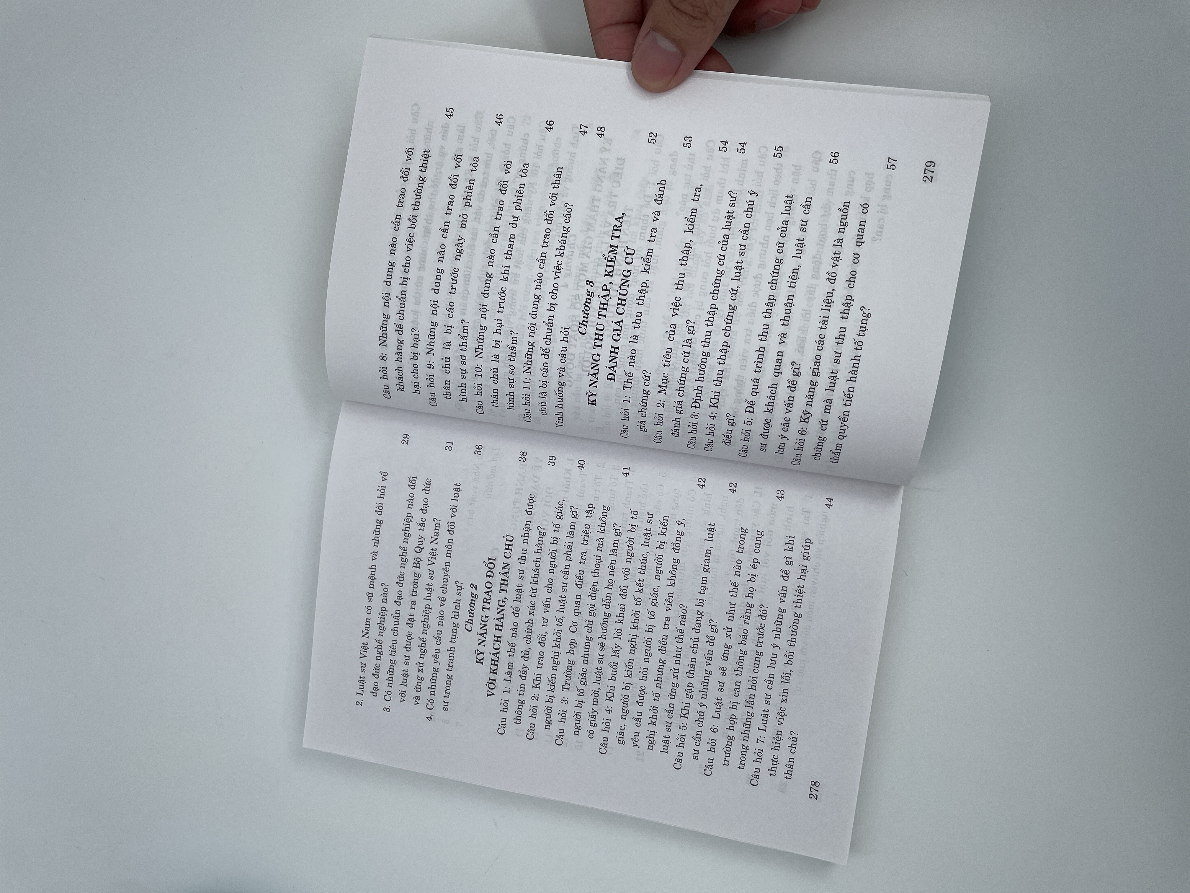 Cẩm nang hướng dẫn thực hành đại diện tranh tụng trong vụ án hình sự (Dành cho sinh viên, học viên) (Tái bản lần thứ hai, có sửa chữa, bổ sung)