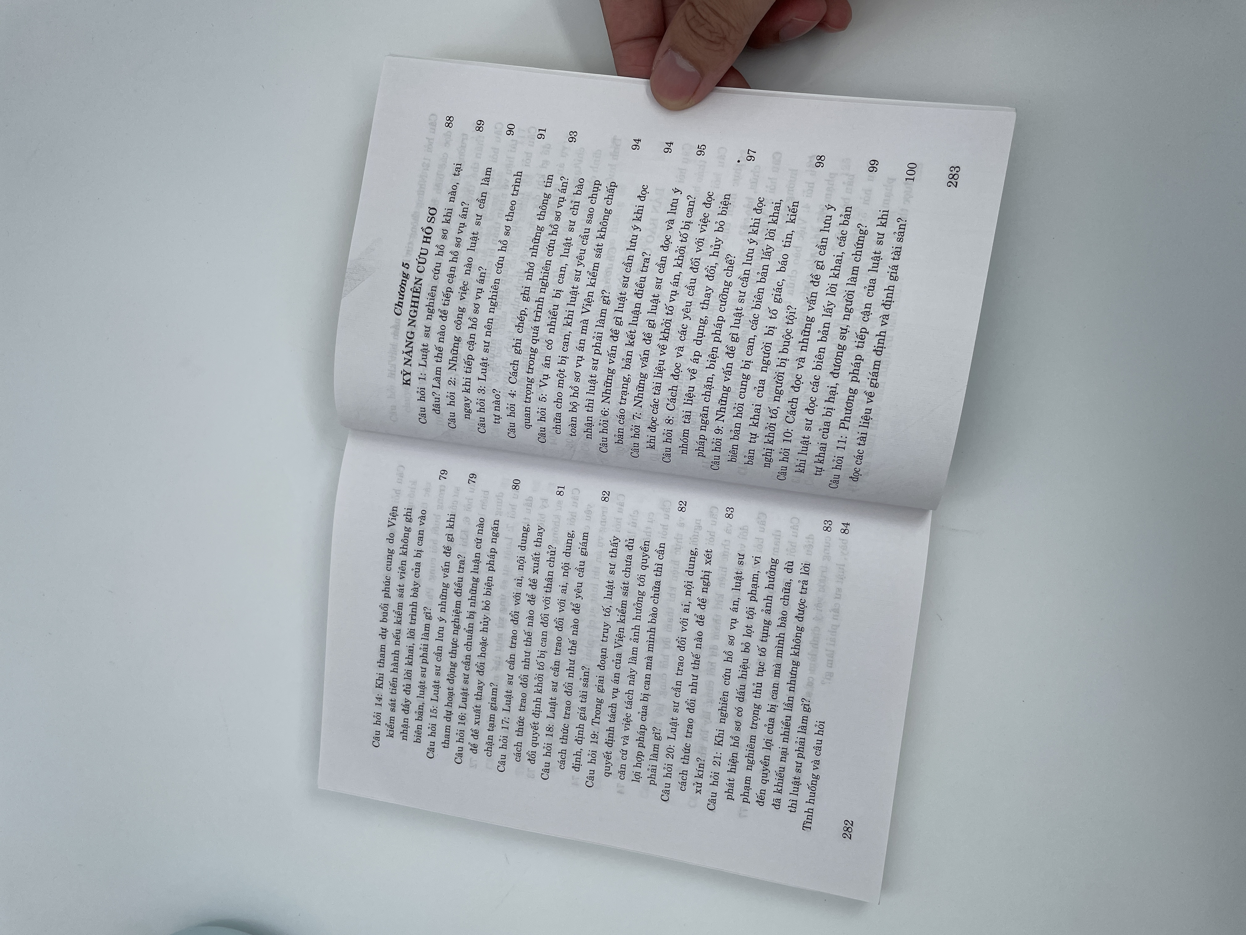 Cẩm nang hướng dẫn thực hành đại diện tranh tụng trong vụ án hình sự (Dành cho sinh viên, học viên) (Tái bản lần thứ hai, có sửa chữa, bổ sung)