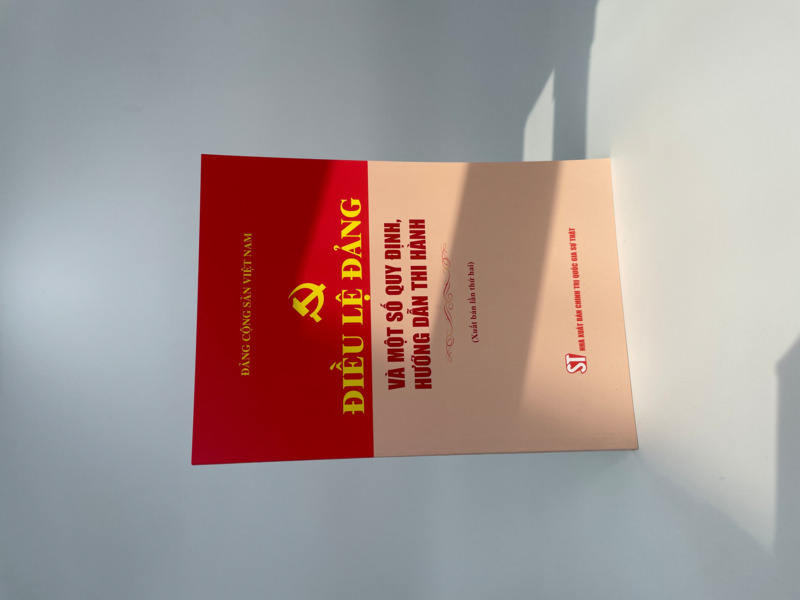 Điều lệ Đảng và một số quy định, hướng dẫn thi hành ((Xuất bản lần thứ hai)