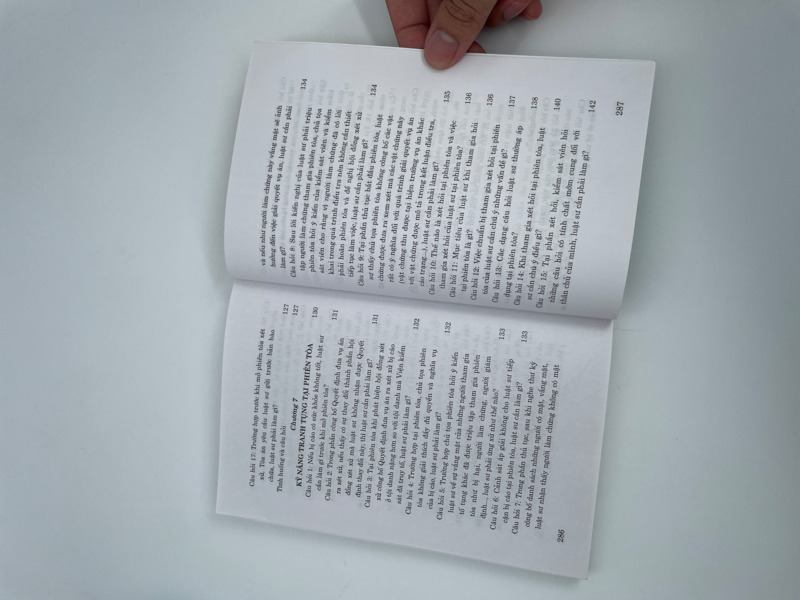 Văn bản học hành chính - Lý luận và thực tiễn