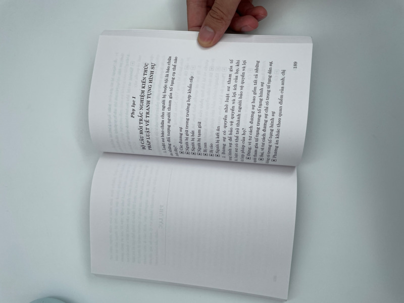 Cẩm nang hướng dẫn thực hành đại diện tranh tụng trong vụ án hình sự (Dành cho sinh viên, học viên) (Tái bản lần thứ hai, có sửa chữa, bổ sung)