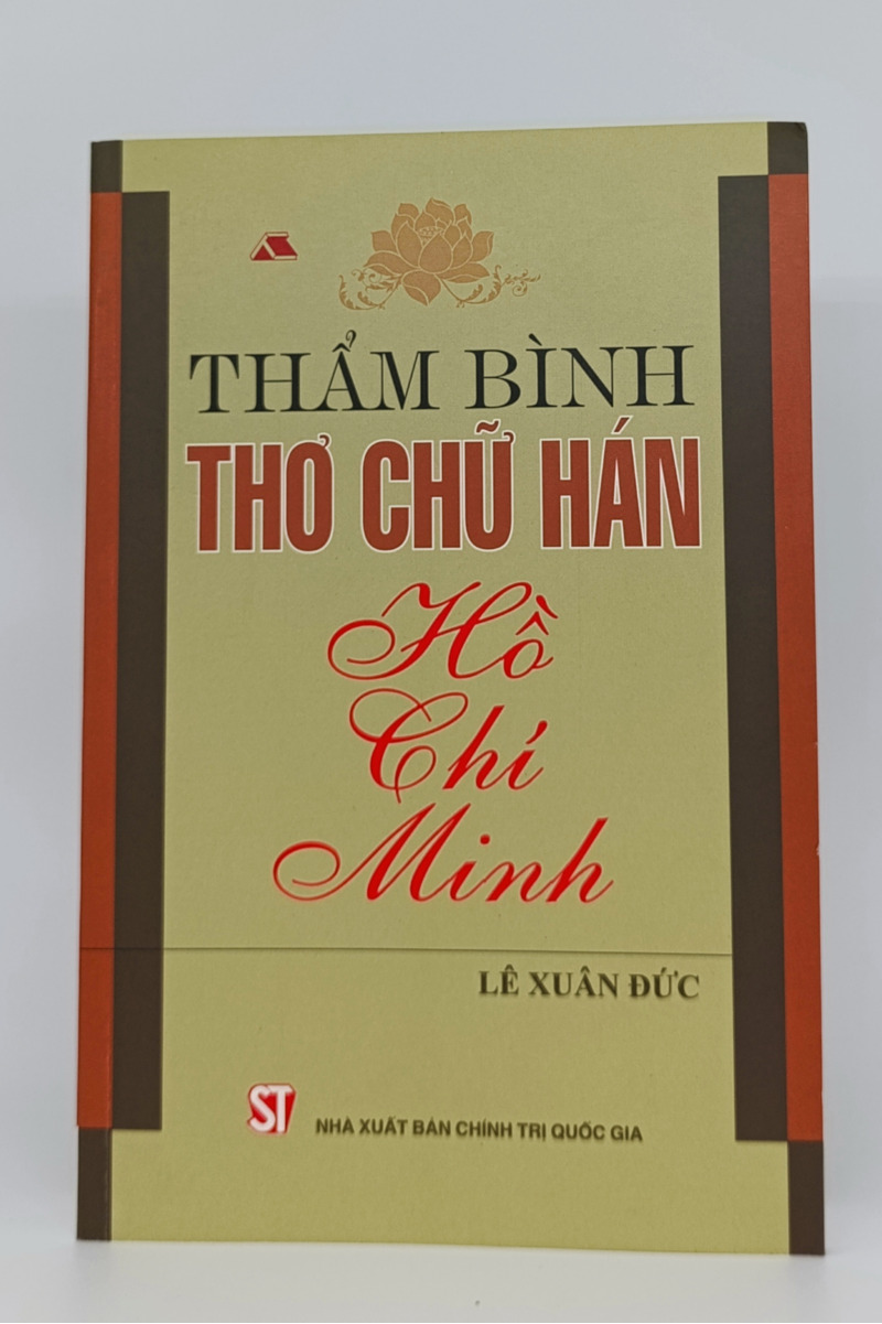 Thẩm bình thơ chữ Hán Hồ Chí Minh