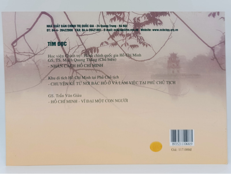 Bác Hồ với thủ đô Hà Nội (bìa mềm)