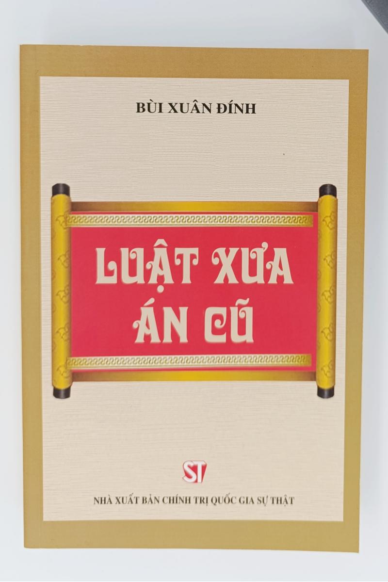 Luật xưa án cũ