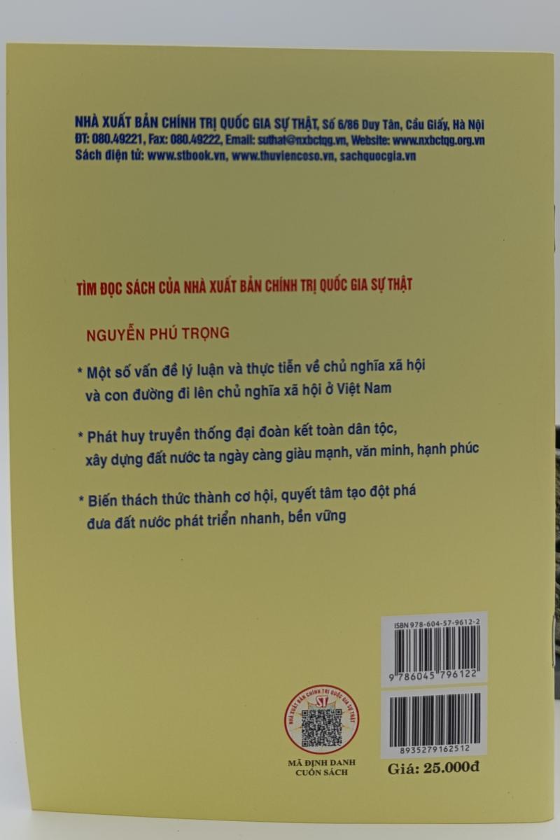 Giương cao ngọn cờ đại đoàn kết toàn dân tộc, phát huy truyền thống yêu nước, vai trò nòng cốt chính trị của Mặt trận Tổ quốc Việt Nam, quyết tâm xây dựng đất nước ta ngày càng giàu mạnh, phồn vinh, văn minh, hạnh phúc