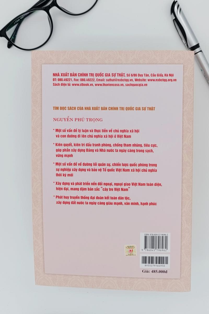 Xây dựng và phát triển nền văn hóa Việt Nam tiên tiến, đậm đà bản sắc dân tộc