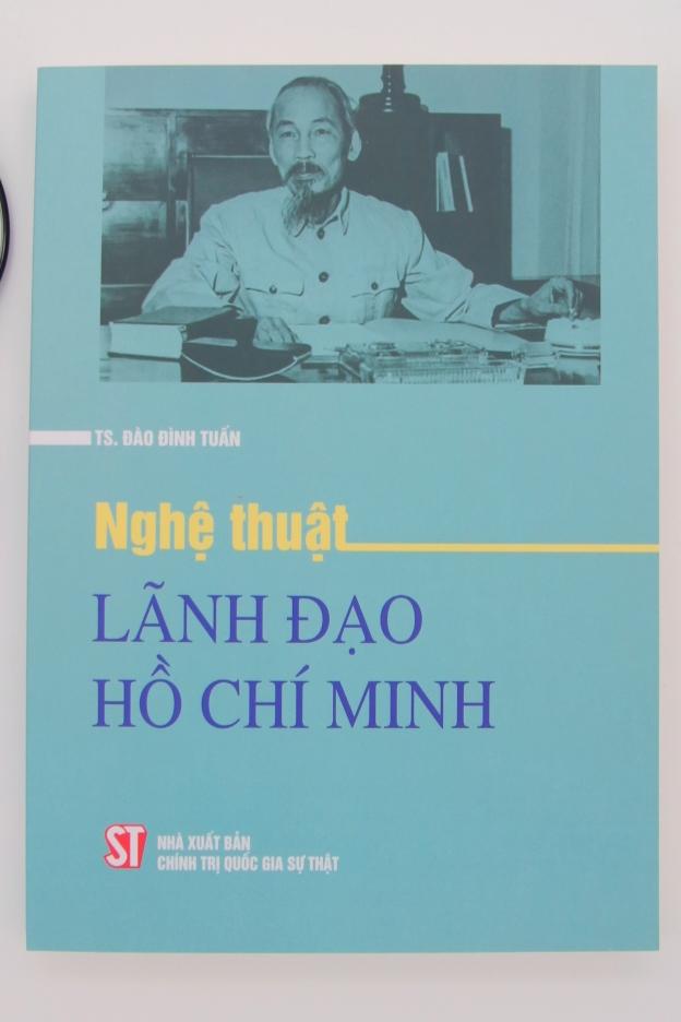 Nghệ thuật lãnh đạo Hồ Chí Minh